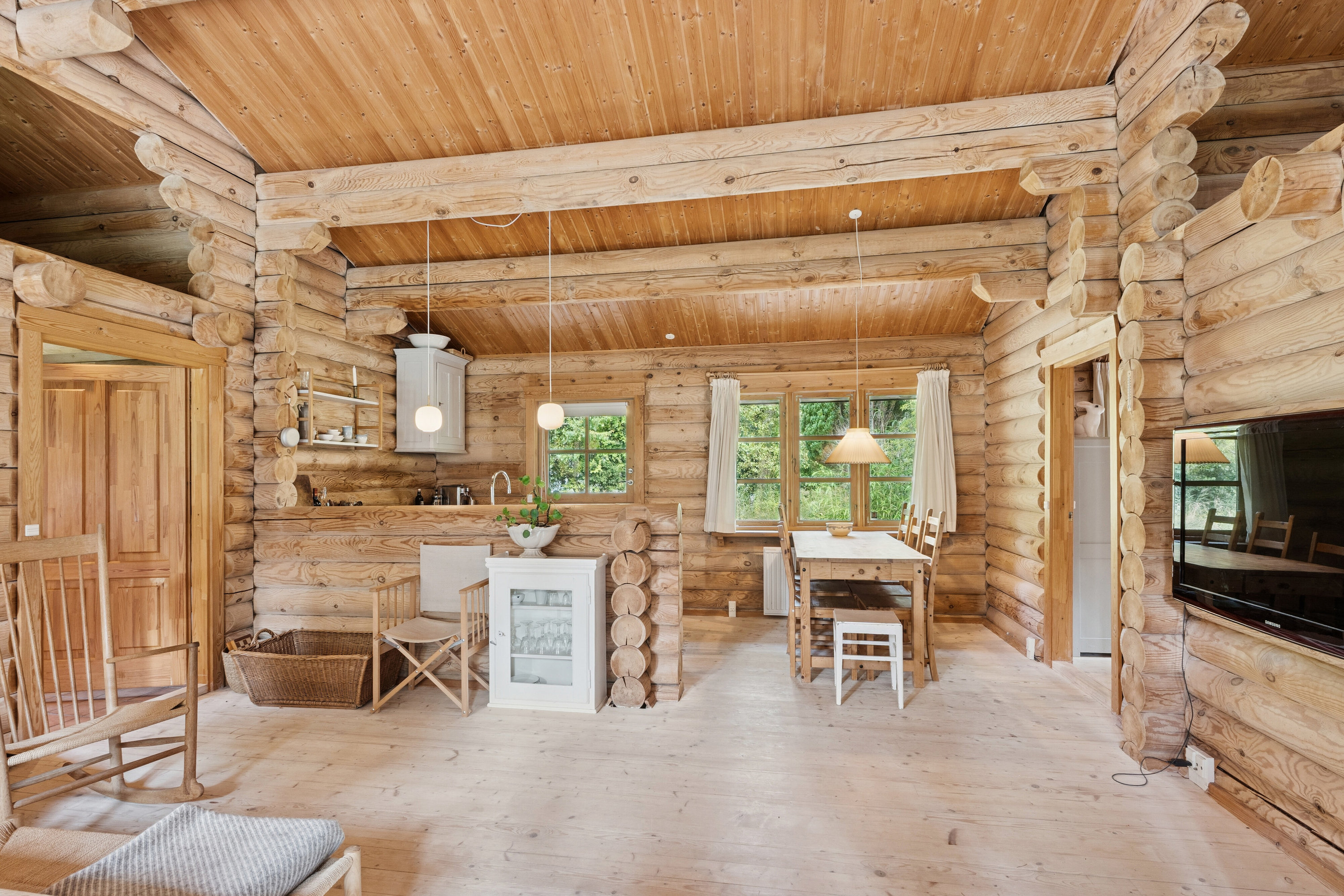 Fremhævet stue billede i fuldskærmstilstand. Billede af Spurvevej 19, Ellinge Lyng, 4560 Vig