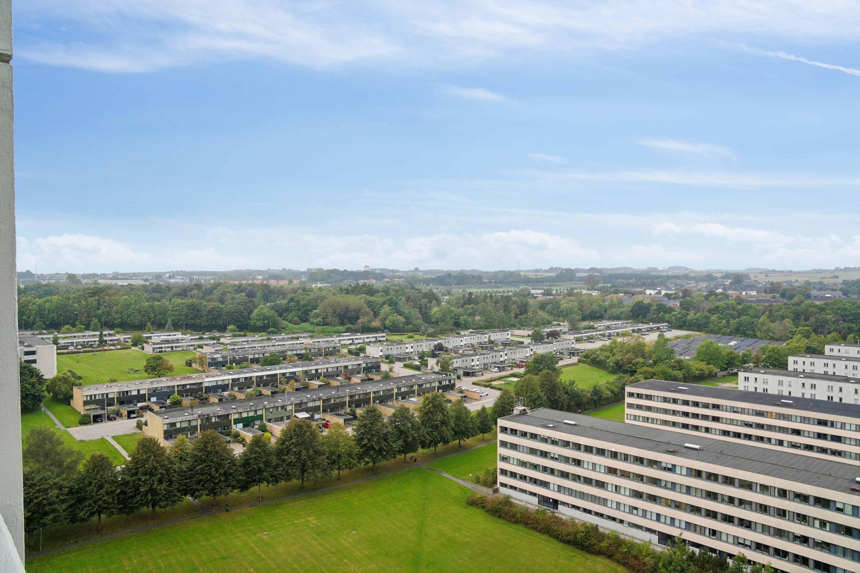 Fremhævet luftfoto billede i fuldskærmstilstand. Billede af Grøfthøjparken 163, 15. th., 8260 Viby J