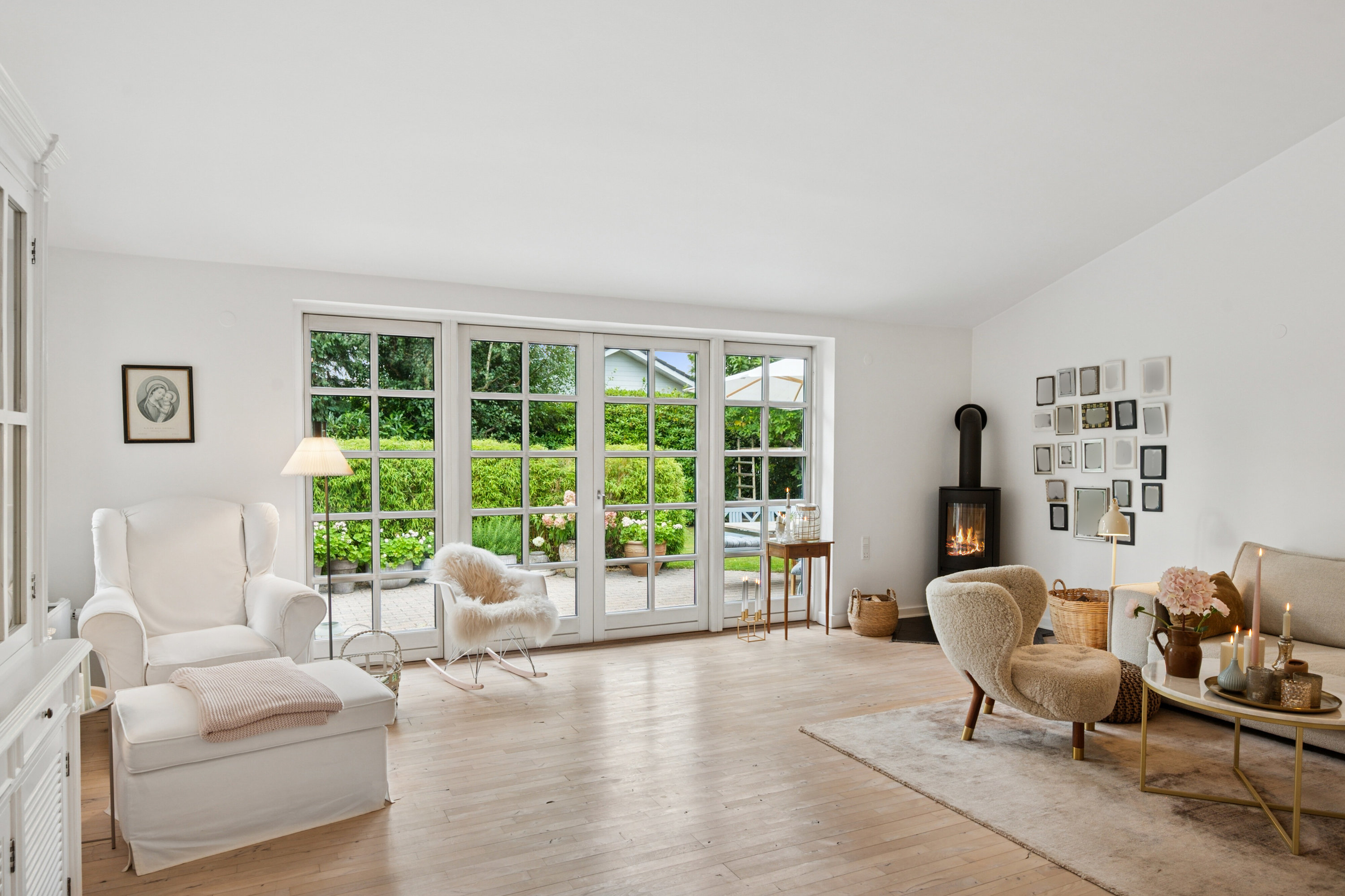 Fremhævet stue billede i fuldskærmstilstand. Billede af Ejbydalsvej 12, 2600 Glostrup