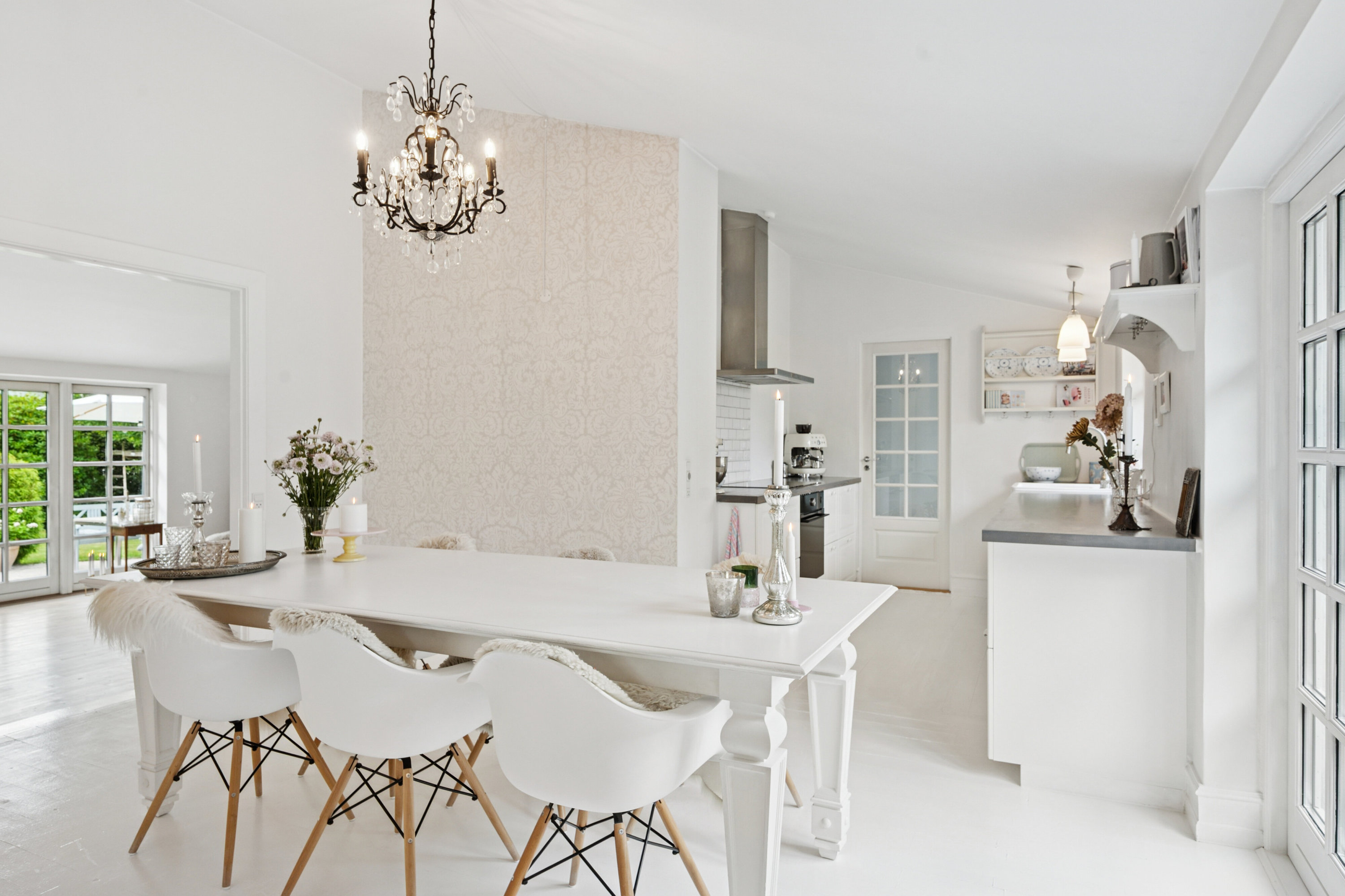 Fremhævet spisestue billede i fuldskærmstilstand. Billede af Ejbydalsvej 12, 2600 Glostrup