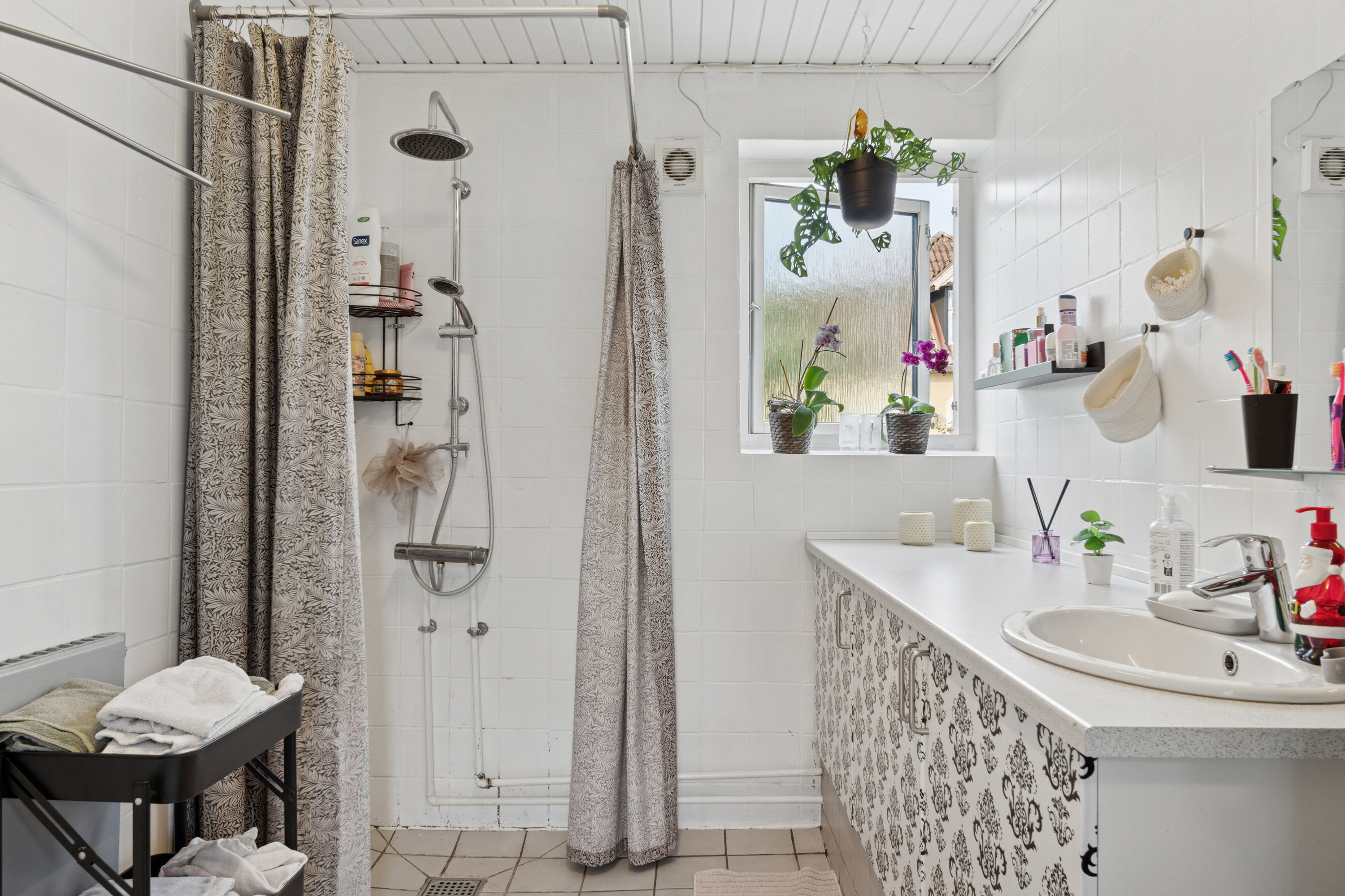 Fremhævet badeværelse billede i fuldskærmstilstand. Billede af Sdr. Højrupvejen 112, Søllinge, 5750 Ringe