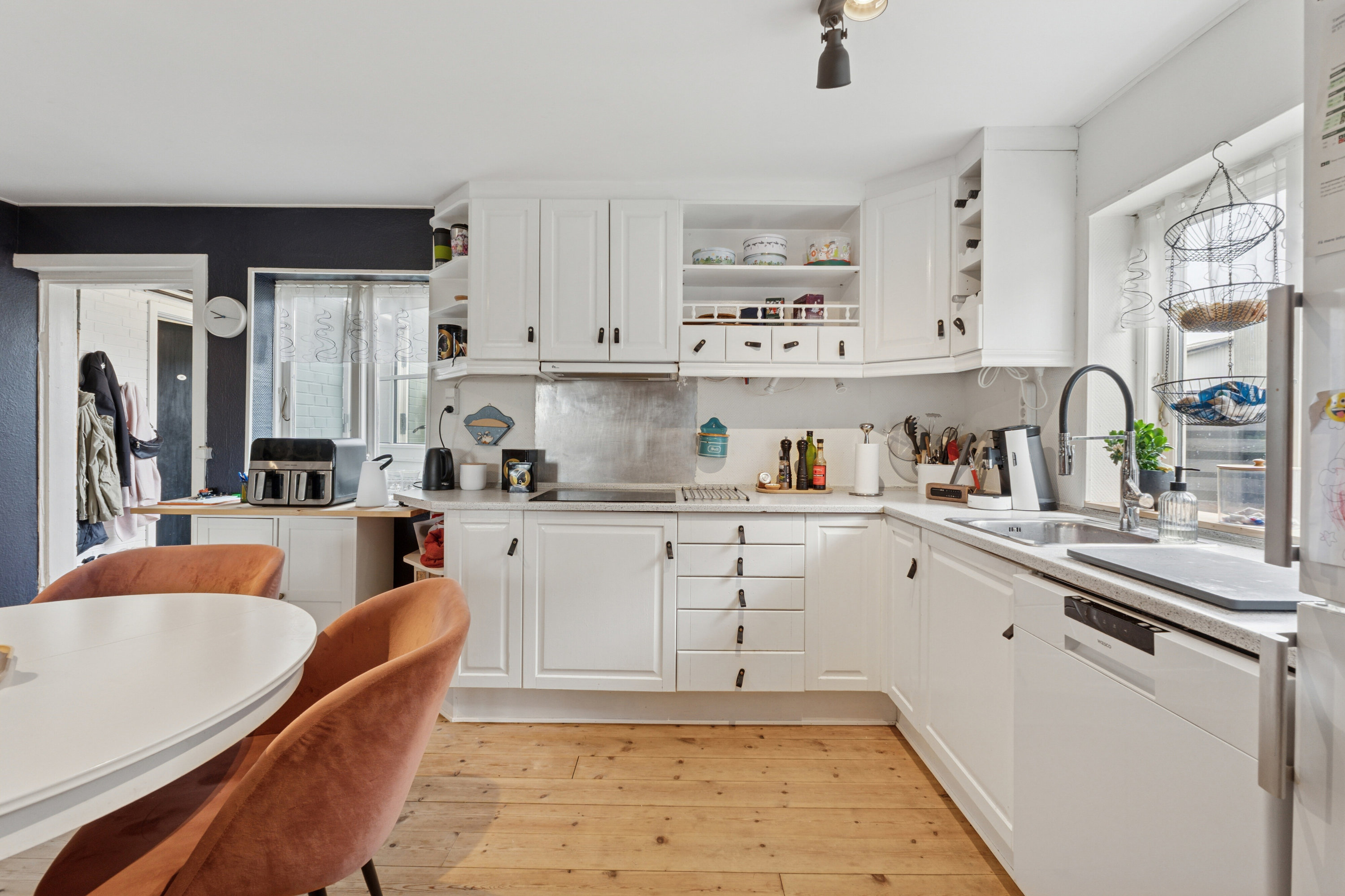 Fremhævet køkken billede i fuldskærmstilstand. Billede af Sdr. Højrupvejen 112, Søllinge, 5750 Ringe