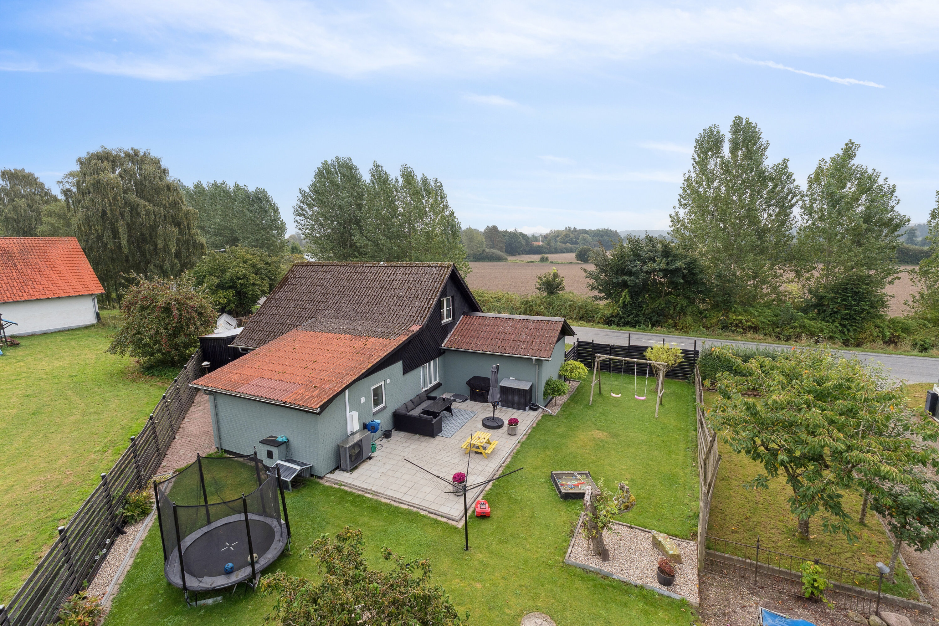 Fremhævet udendørs billede i fuldskærmstilstand. Billede af Sdr. Højrupvejen 112, Søllinge, 5750 Ringe