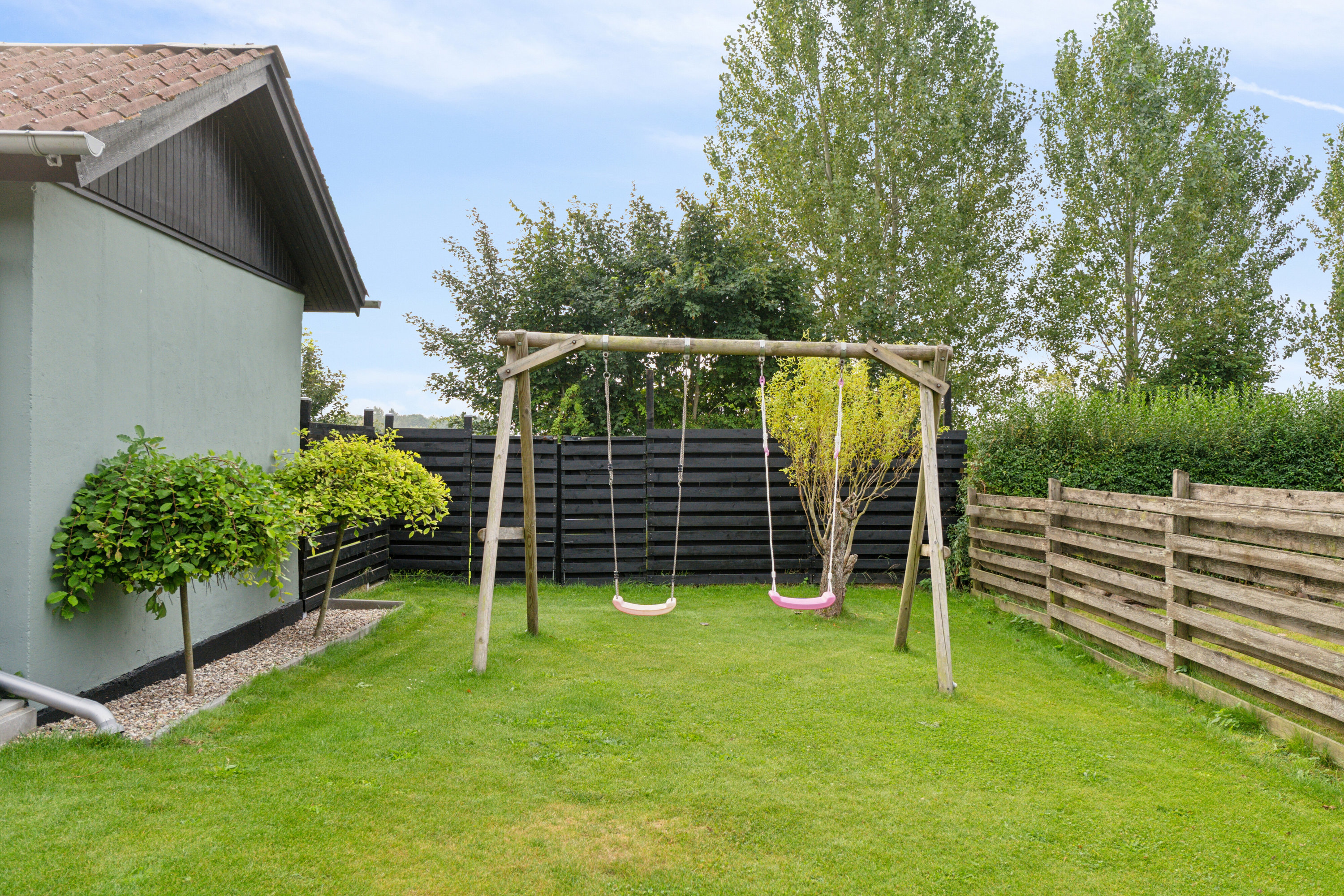 Fremhævet udendørs billede i fuldskærmstilstand. Billede af Sdr. Højrupvejen 112, Søllinge, 5750 Ringe