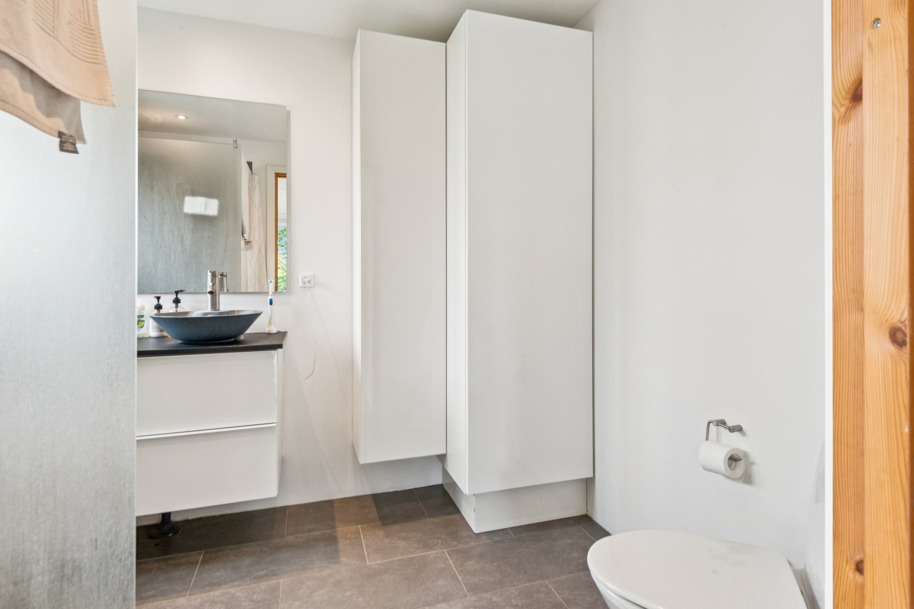 Fremhævet badeværelse billede i fuldskærmstilstand. Billede af Valstedvej 50, Valsted, 9240 Nibe