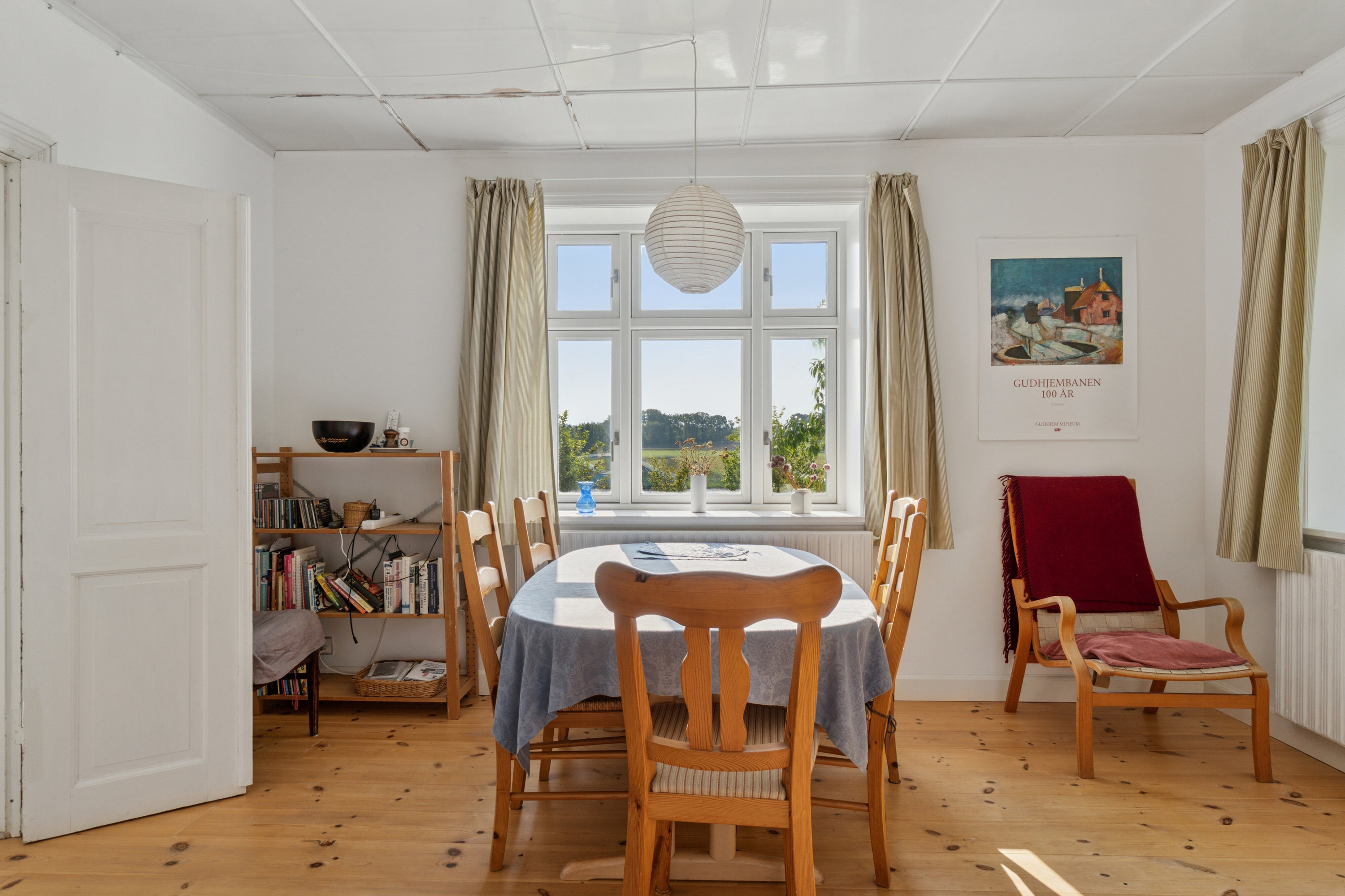 Fremhævet spisestue billede i fuldskærmstilstand. Billede af Stavsdalvej 12, Østerlars, 3760 Gudhjem