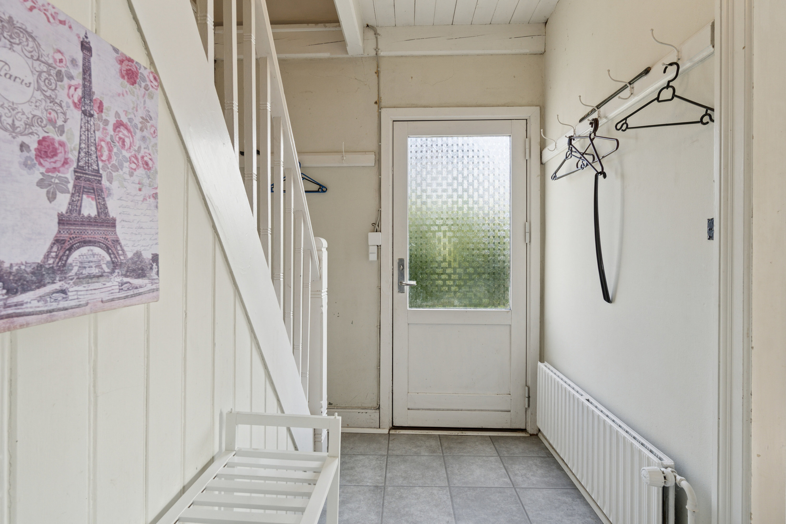 Fremhævet gang billede i fuldskærmstilstand. Billede af Stavsdalvej 12, Østerlars, 3760 Gudhjem