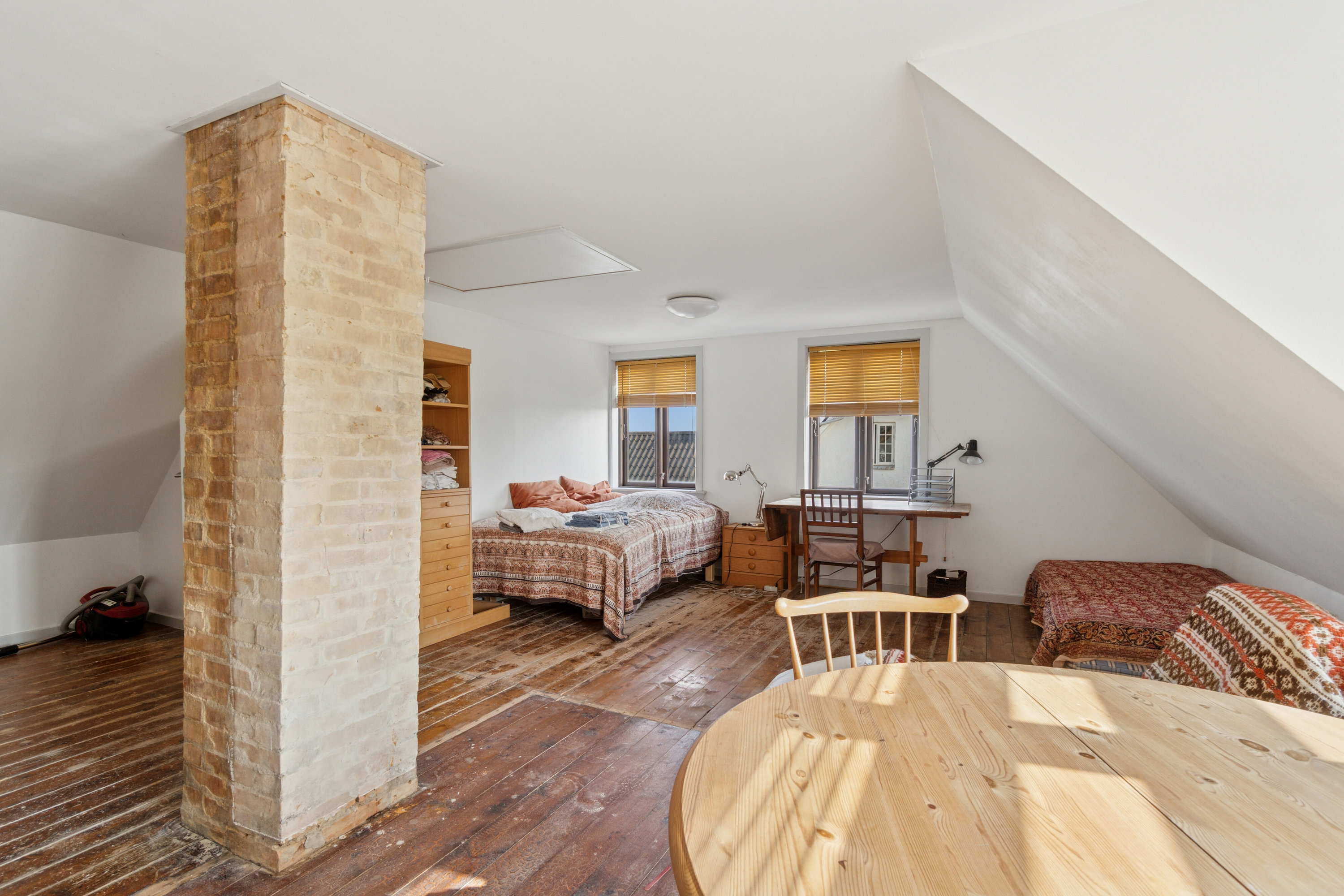 Fremhævet spisestue billede i fuldskærmstilstand. Billede af Stavsdalvej 12, Østerlars, 3760 Gudhjem