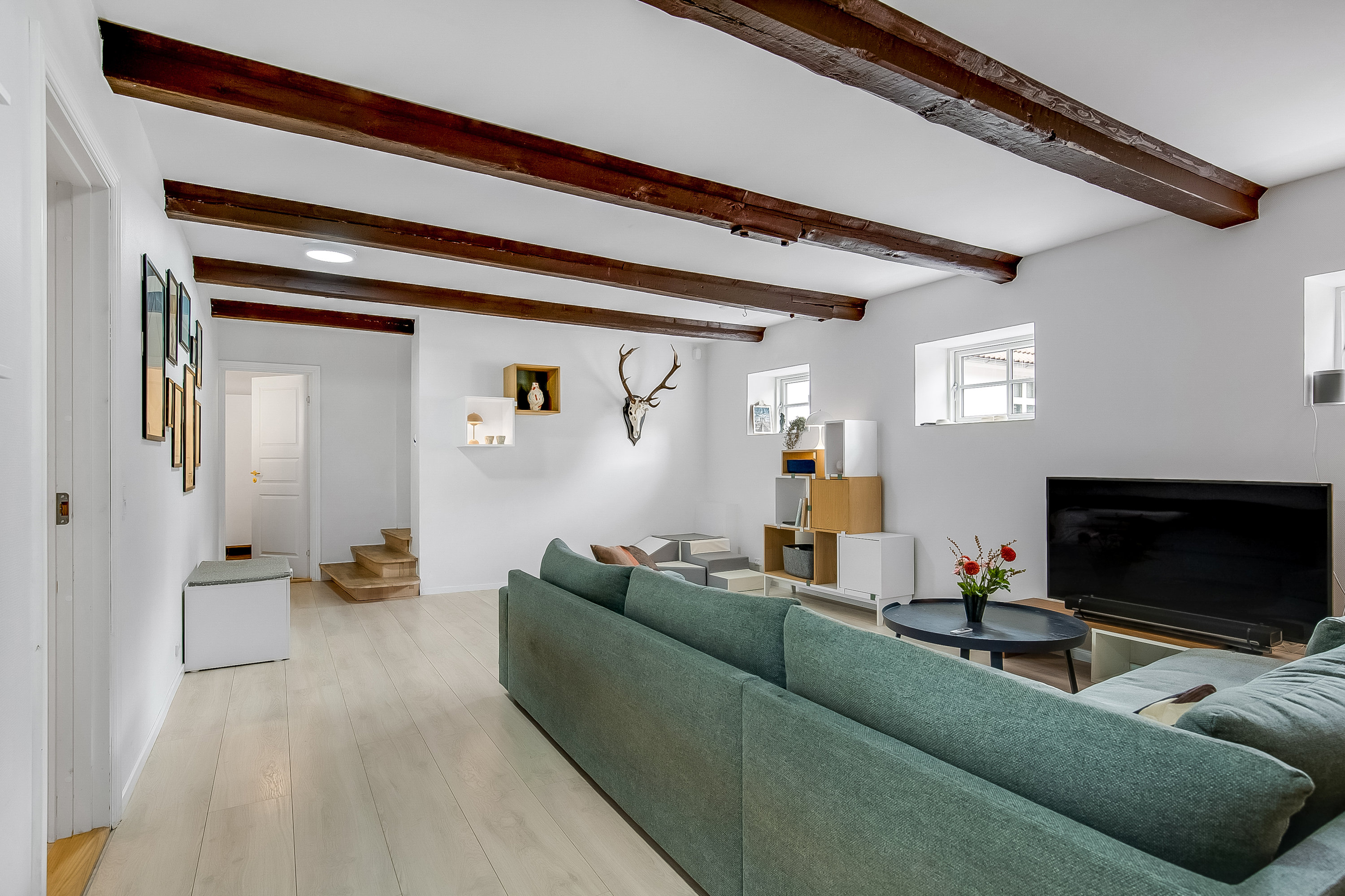 Fremhævet stue billede i fuldskærmstilstand. Billede af Koldingvej 86, Vester Nebel, 6040 Egtved