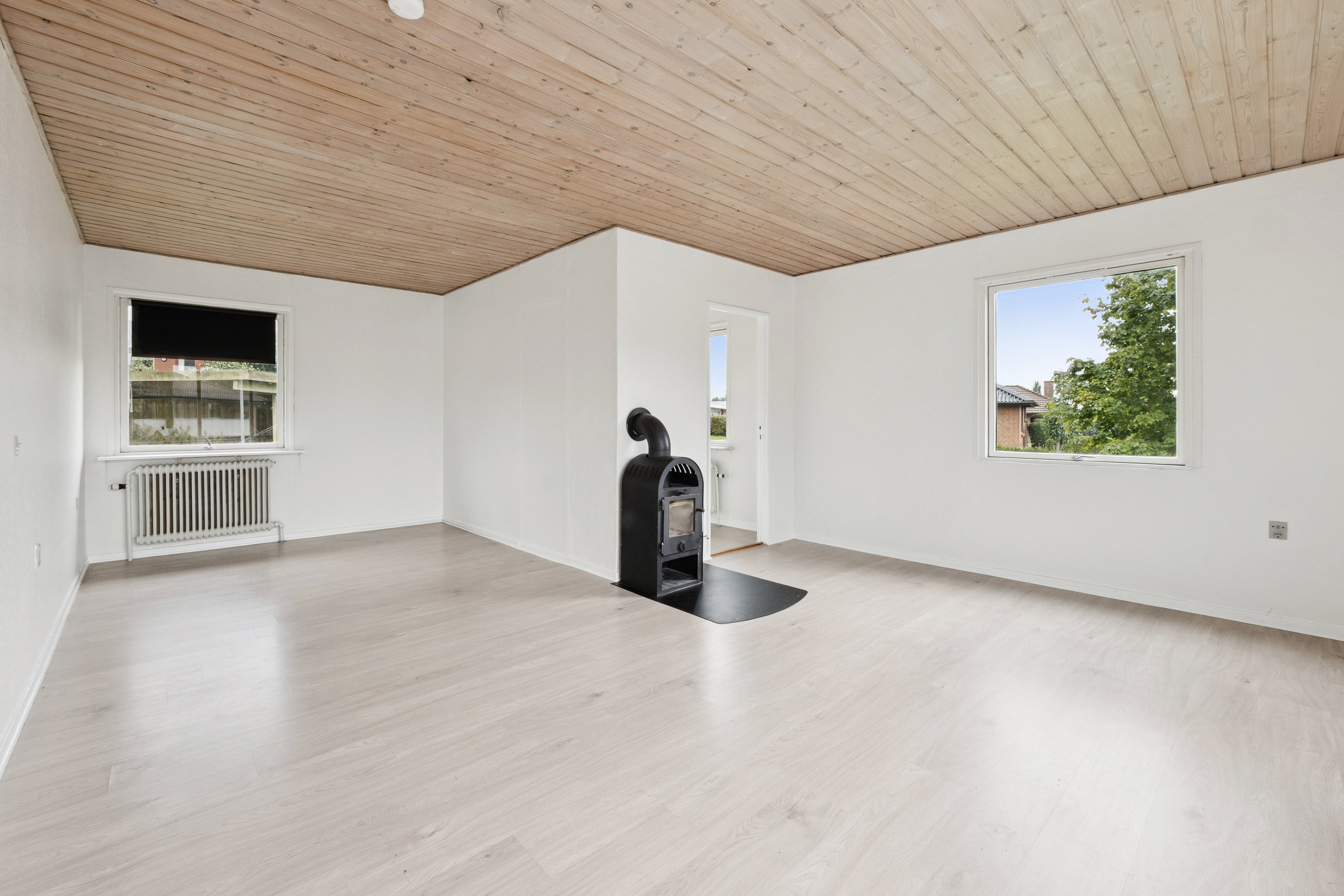 Fremhævet stue billede i fuldskærmstilstand. Billede af Fjordvej 7, 8832 Skals