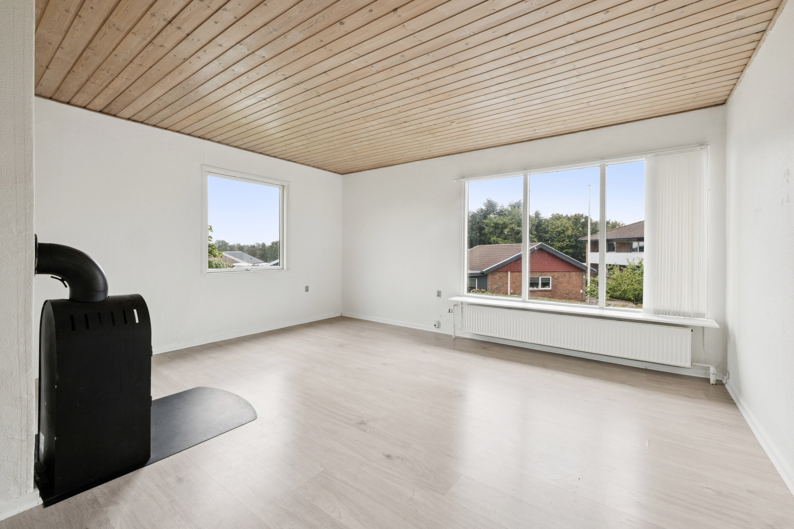 Fremhævet stue billede i fuldskærmstilstand. Billede af Fjordvej 7, 8832 Skals