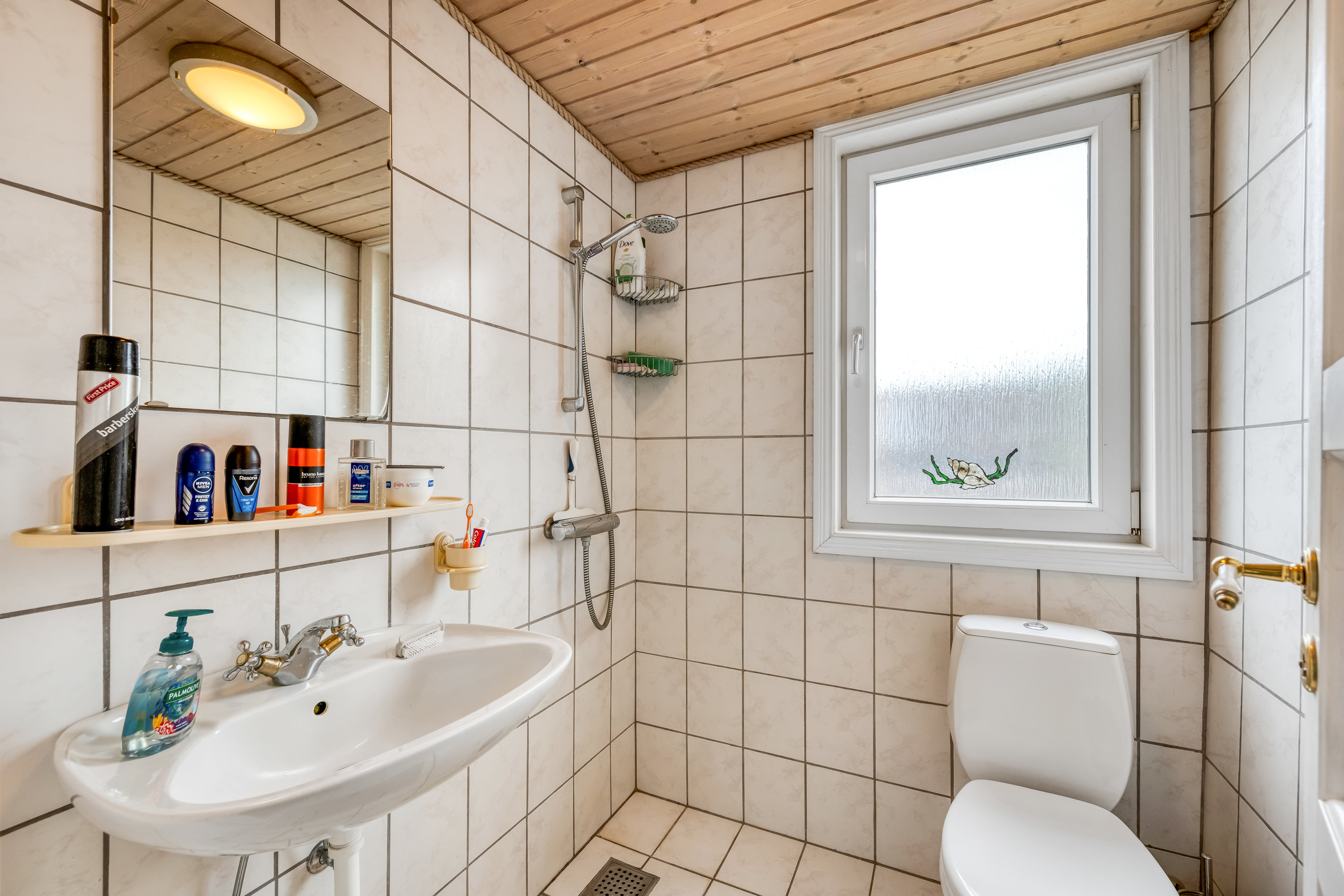 Fremhævet badeværelse billede i fuldskærmstilstand. Billede af Dalgasgade 25, Troldhede, 6920 Videbæk