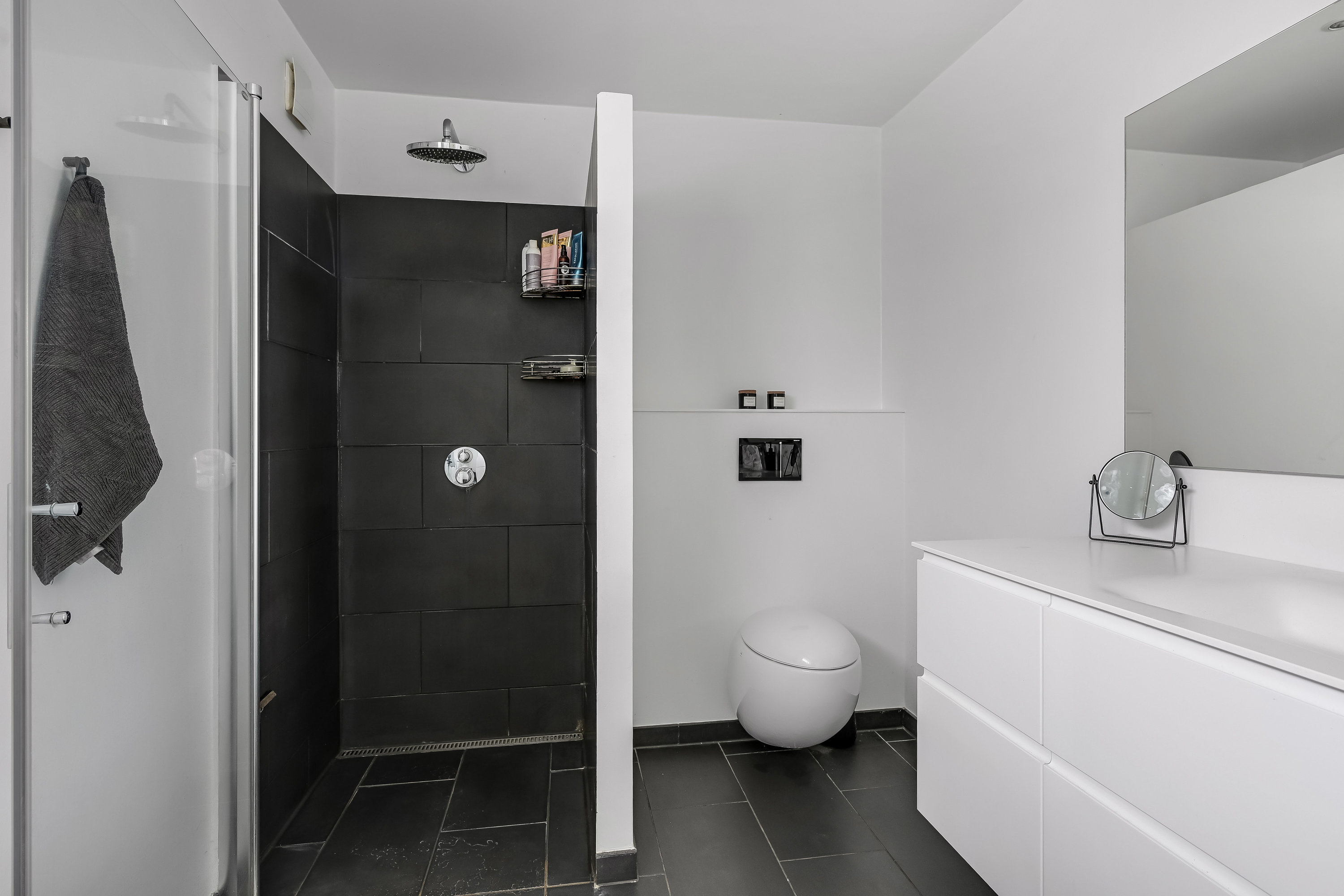 Fremhævet badeværelse billede i fuldskærmstilstand. Billede af Grønvangsvej 31, 6700 Esbjerg