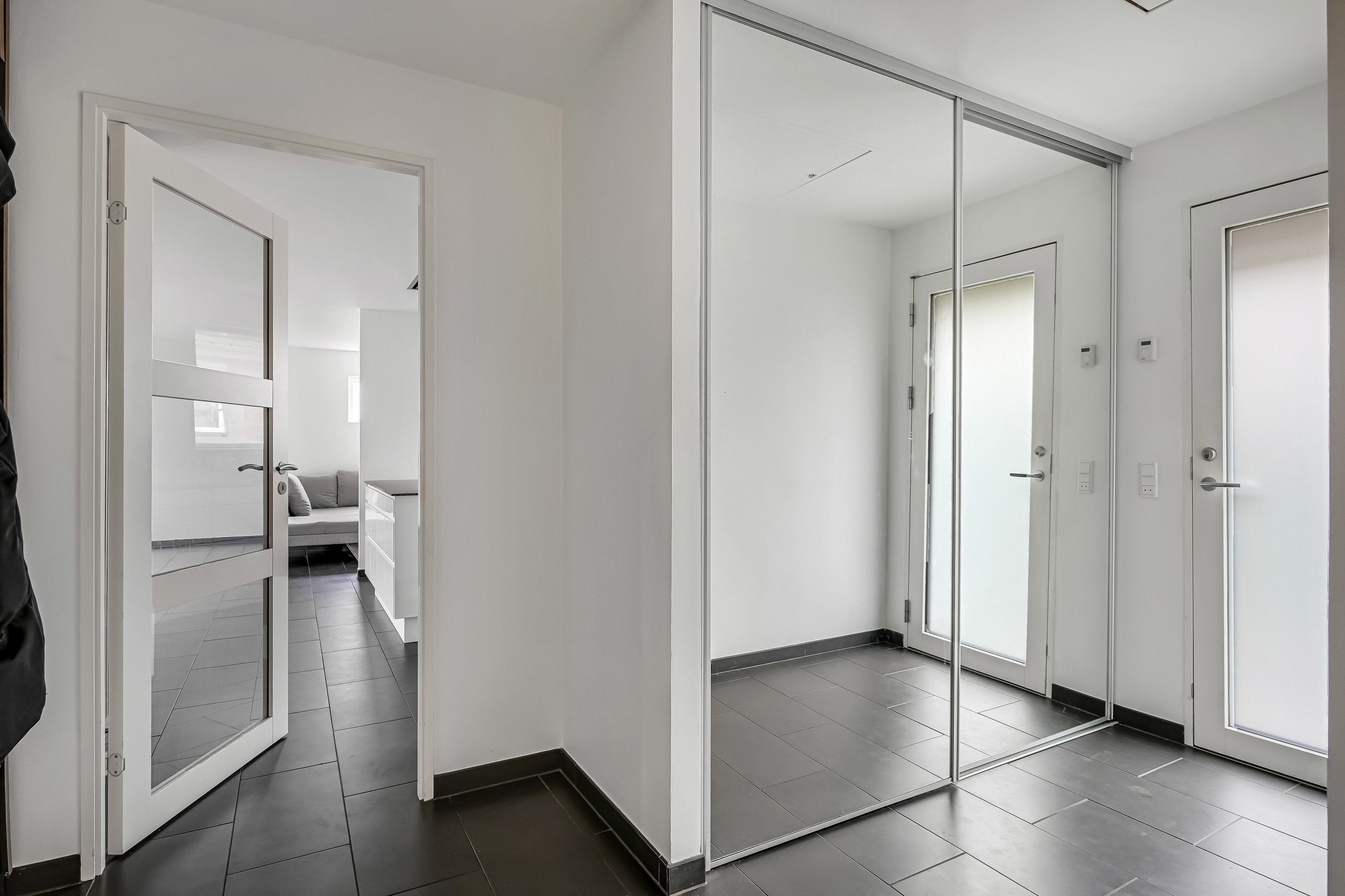 Fremhævet entré billede i fuldskærmstilstand. Billede af Grønvangsvej 31, 6700 Esbjerg