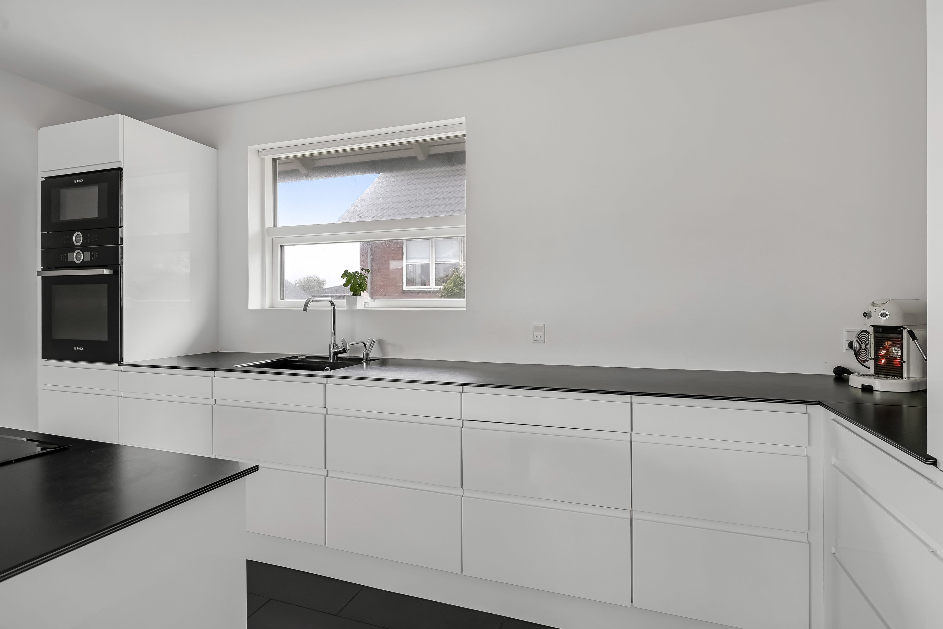 Fremhævet køkken billede i fuldskærmstilstand. Billede af Grønvangsvej 31, 6700 Esbjerg