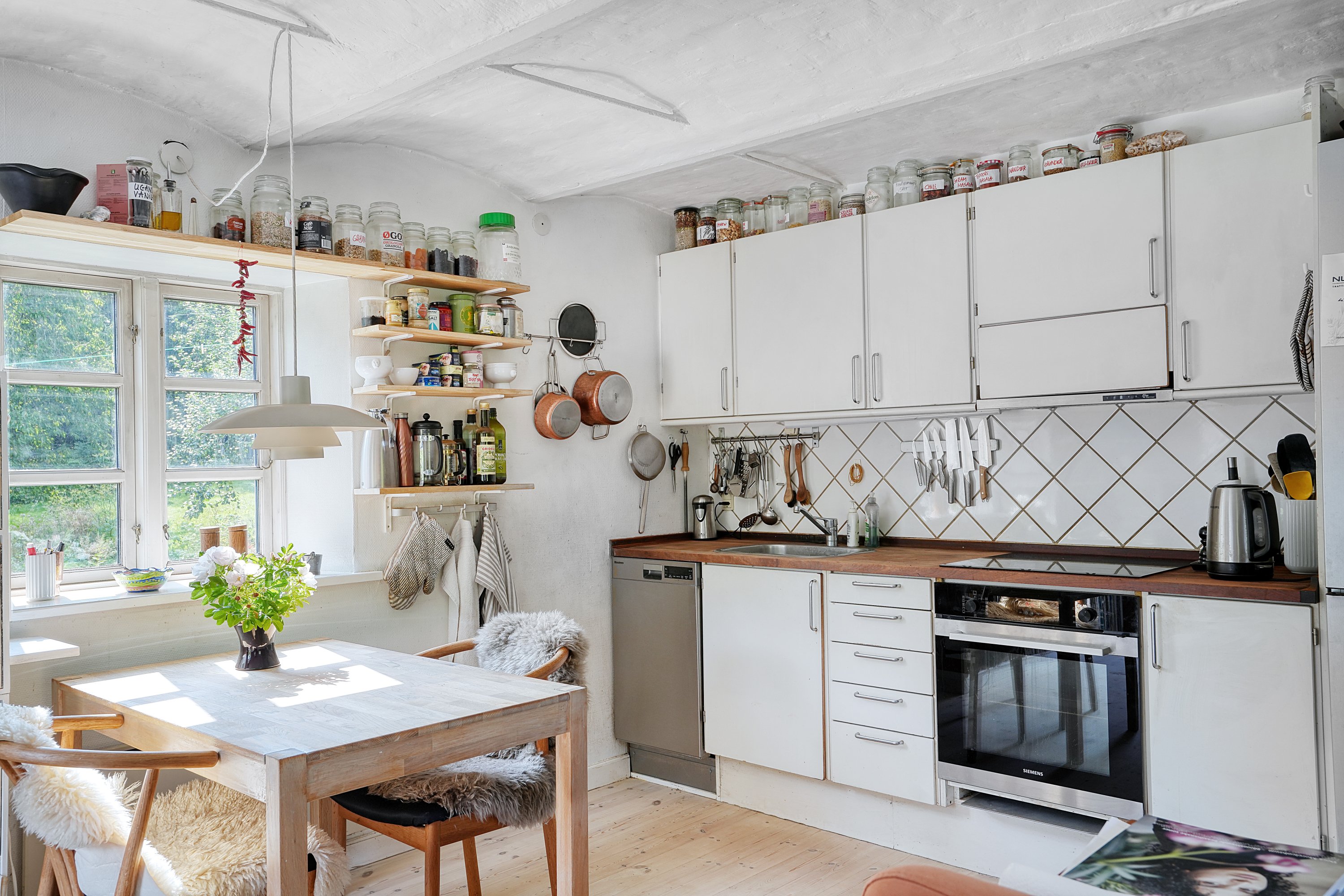 Fremhævet køkken billede i fuldskærmstilstand. Billede af Langerødvej 27G, Danstrup, 3480 Fredensborg