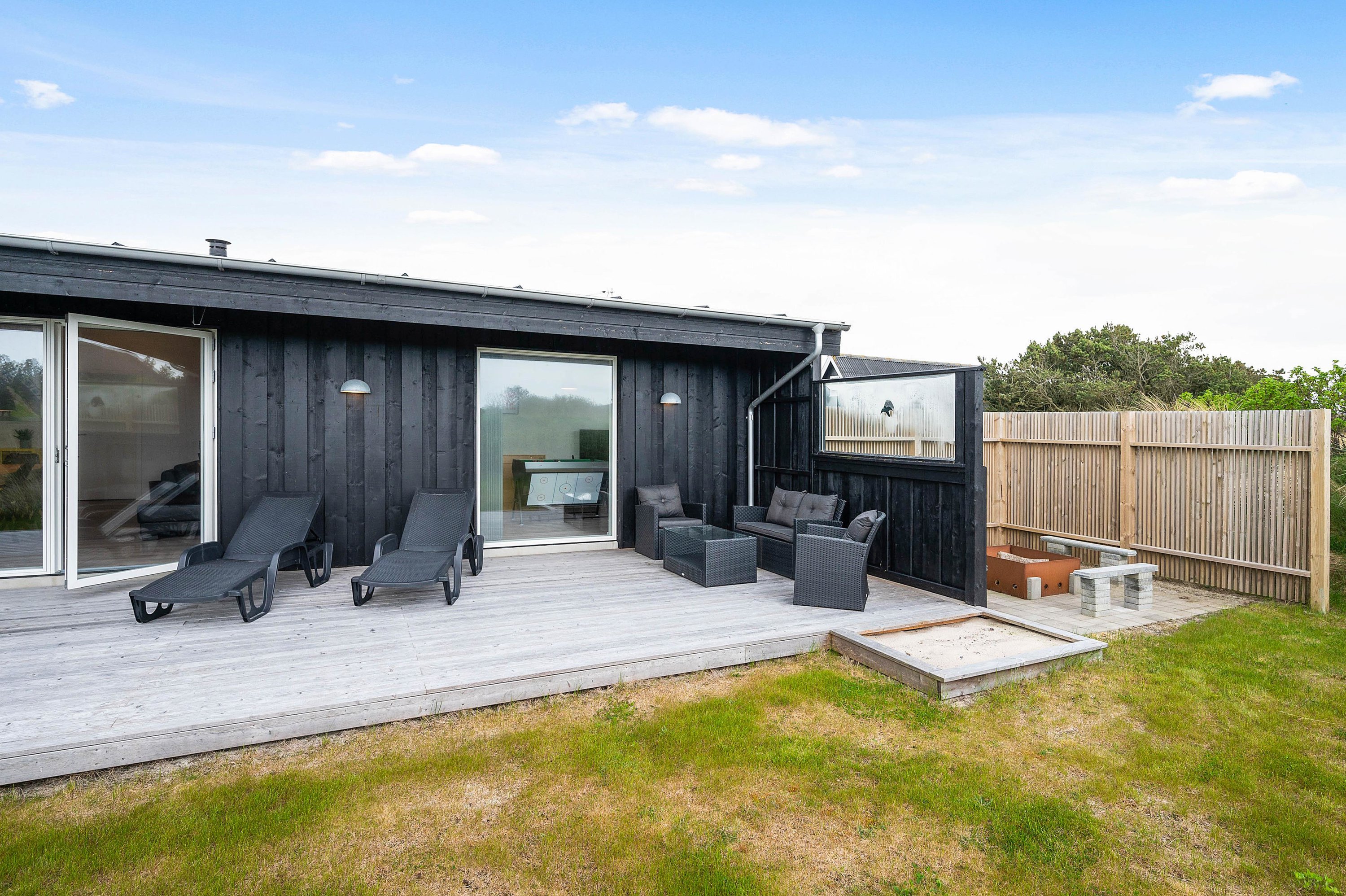 Fremhævet  billede i fuldskærmstilstand. Billede af Fyrmarken 179, Nr Lyngvig, 6960 Hvide Sande