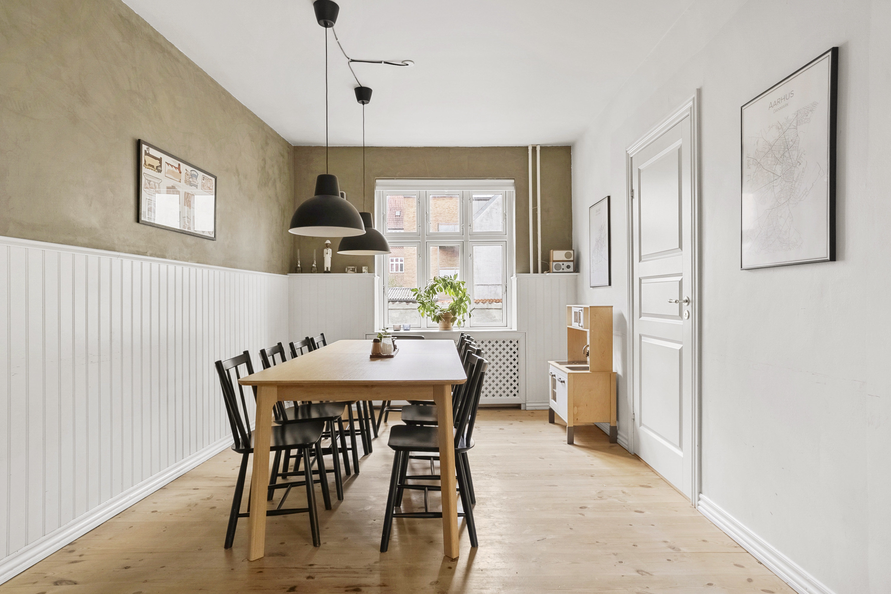 Fremhævet spisestue billede i fuldskærmstilstand. Billede af Emil Bojsens Gade 92, 8700 Horsens