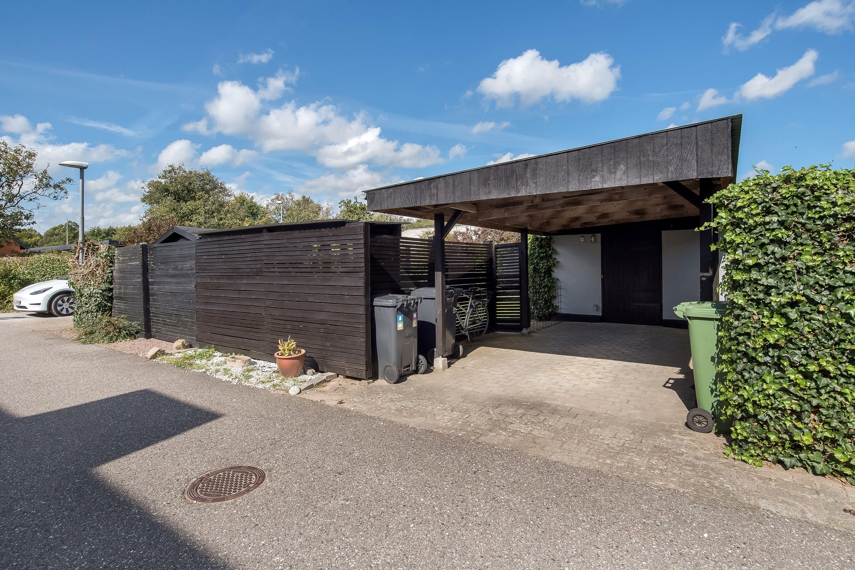 Fremhævet carport billede i fuldskærmstilstand. Billede af Valmuevej 6, 7500 Holstebro