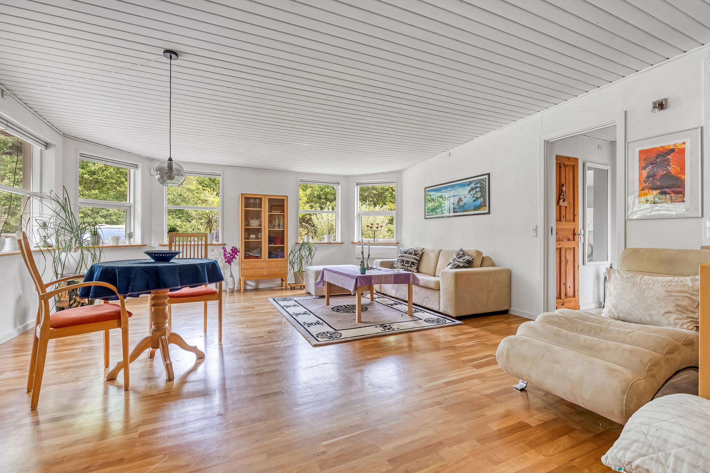 Fremhævet stue billede i fuldskærmstilstand. Billede af Hanekammen 14, 3210 Vejby