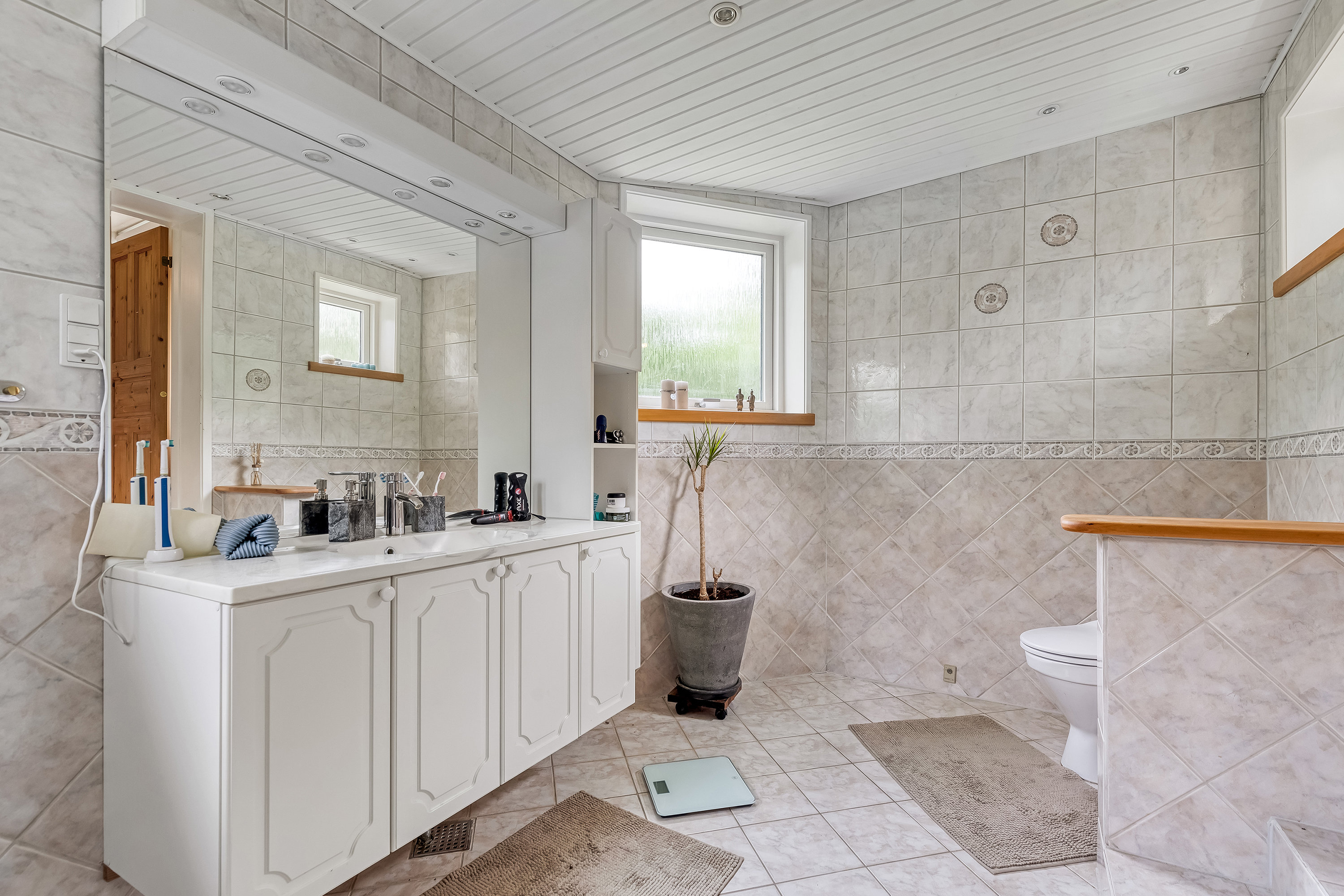 Fremhævet badeværelse billede i fuldskærmstilstand. Billede af Hanekammen 14, 3210 Vejby