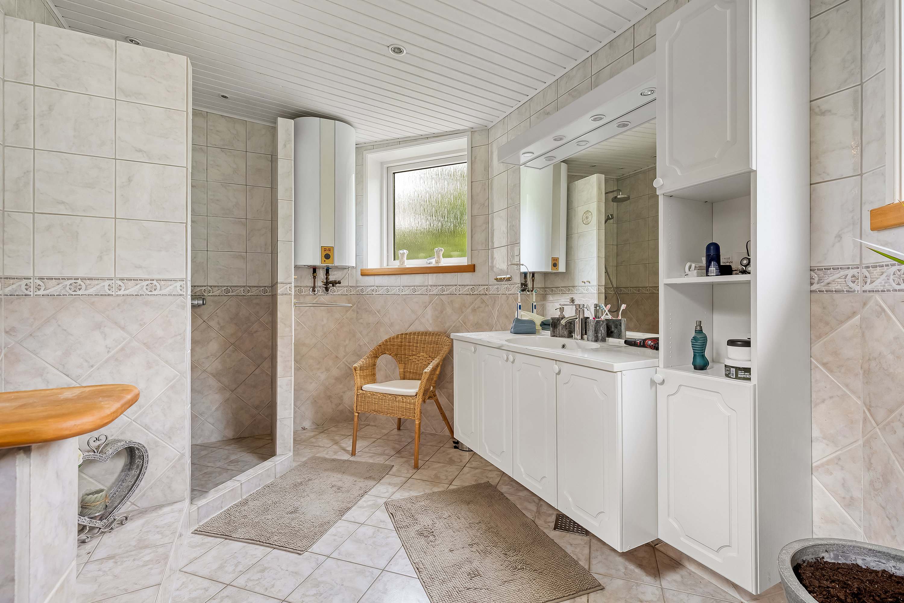 Fremhævet badeværelse billede i fuldskærmstilstand. Billede af Hanekammen 14, 3210 Vejby