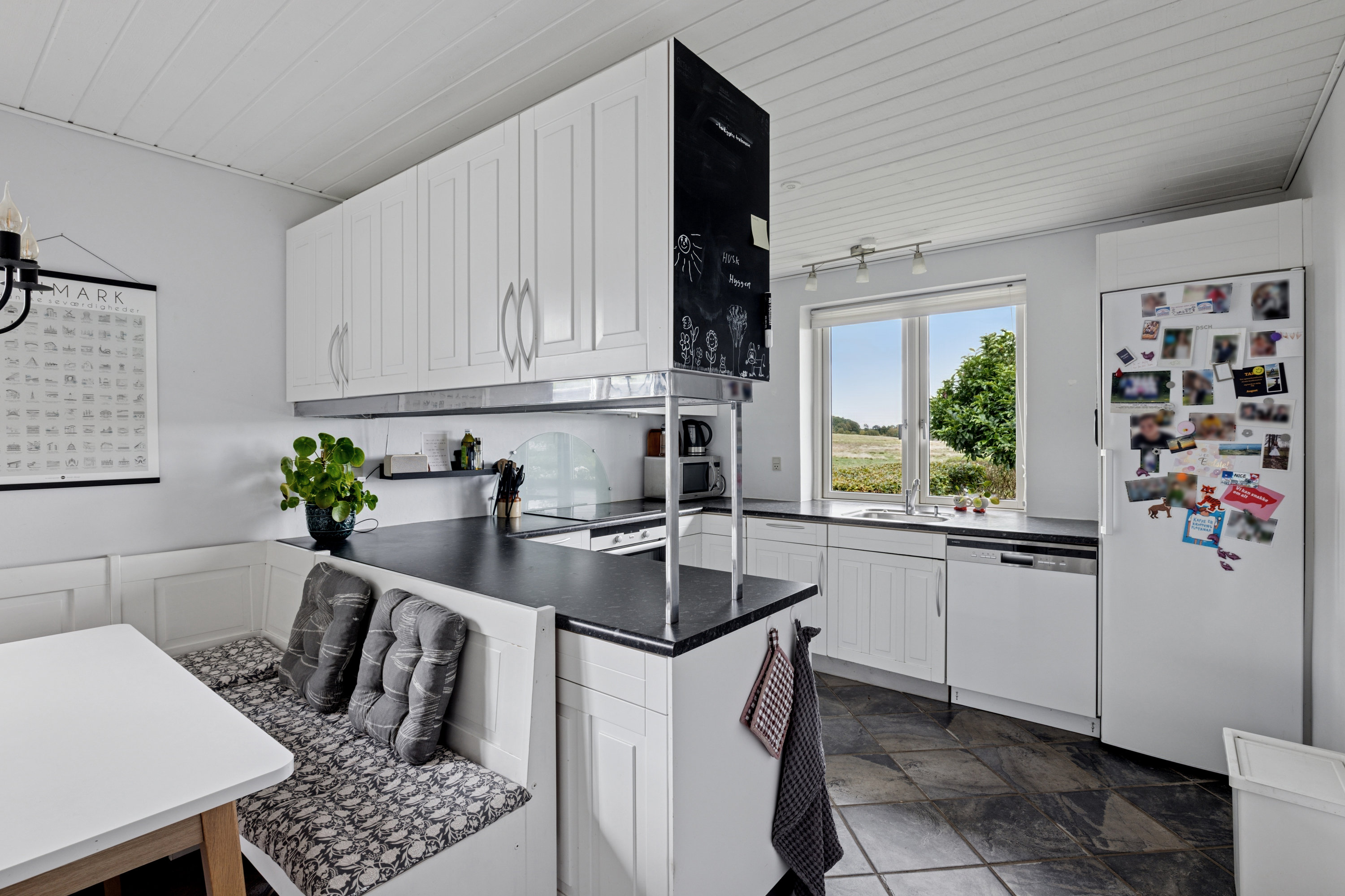 Fremhævet køkken billede i fuldskærmstilstand. Billede af Nr. Søbyvej 1, Grønkær, 7850 Stoholm Jyll