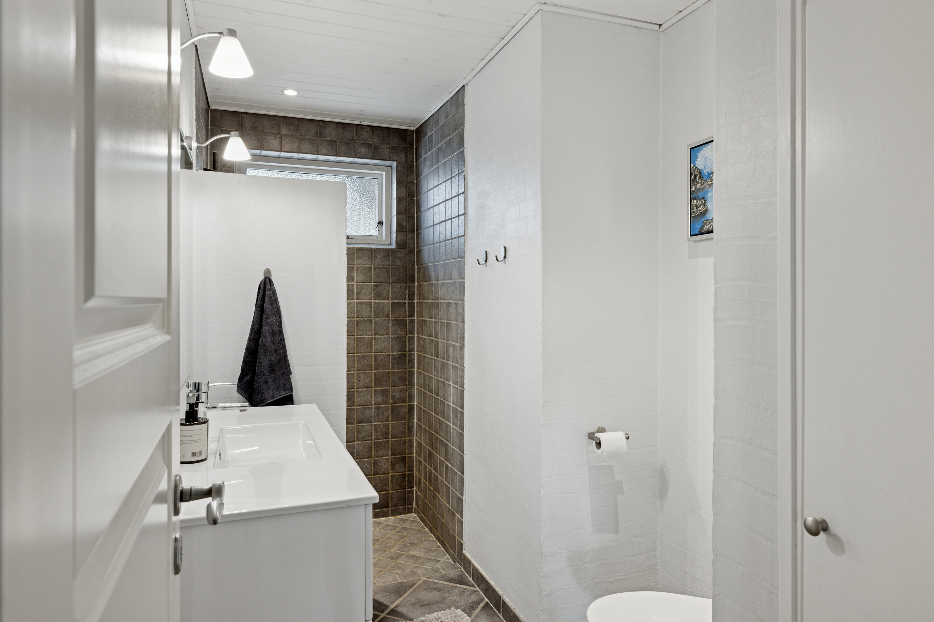 Fremhævet badeværelse billede i fuldskærmstilstand. Billede af Nr. Søbyvej 1, Grønkær, 7850 Stoholm Jyll