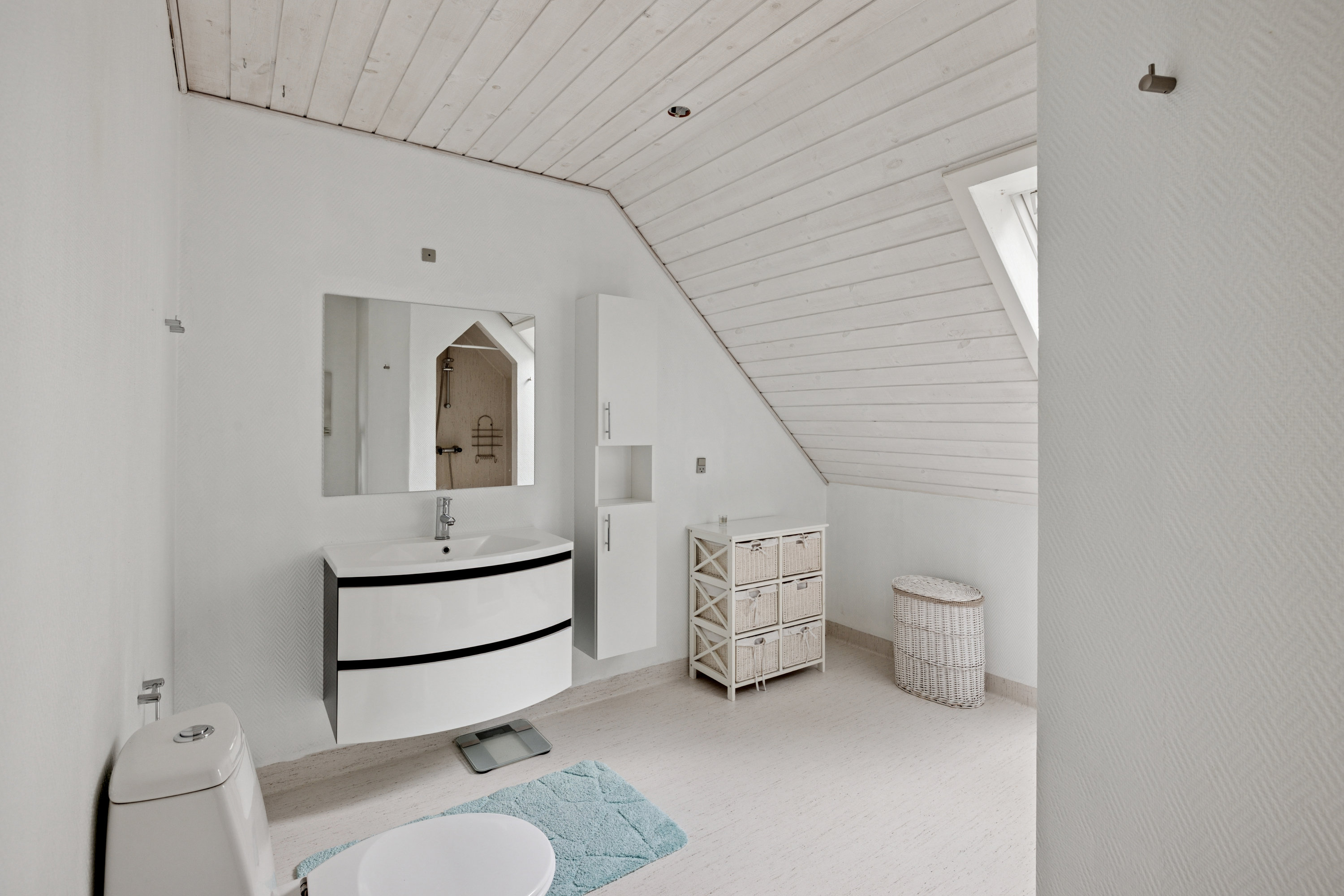 Fremhævet badeværelse billede i fuldskærmstilstand. Billede af Nr. Søbyvej 1, Grønkær, 7850 Stoholm Jyll