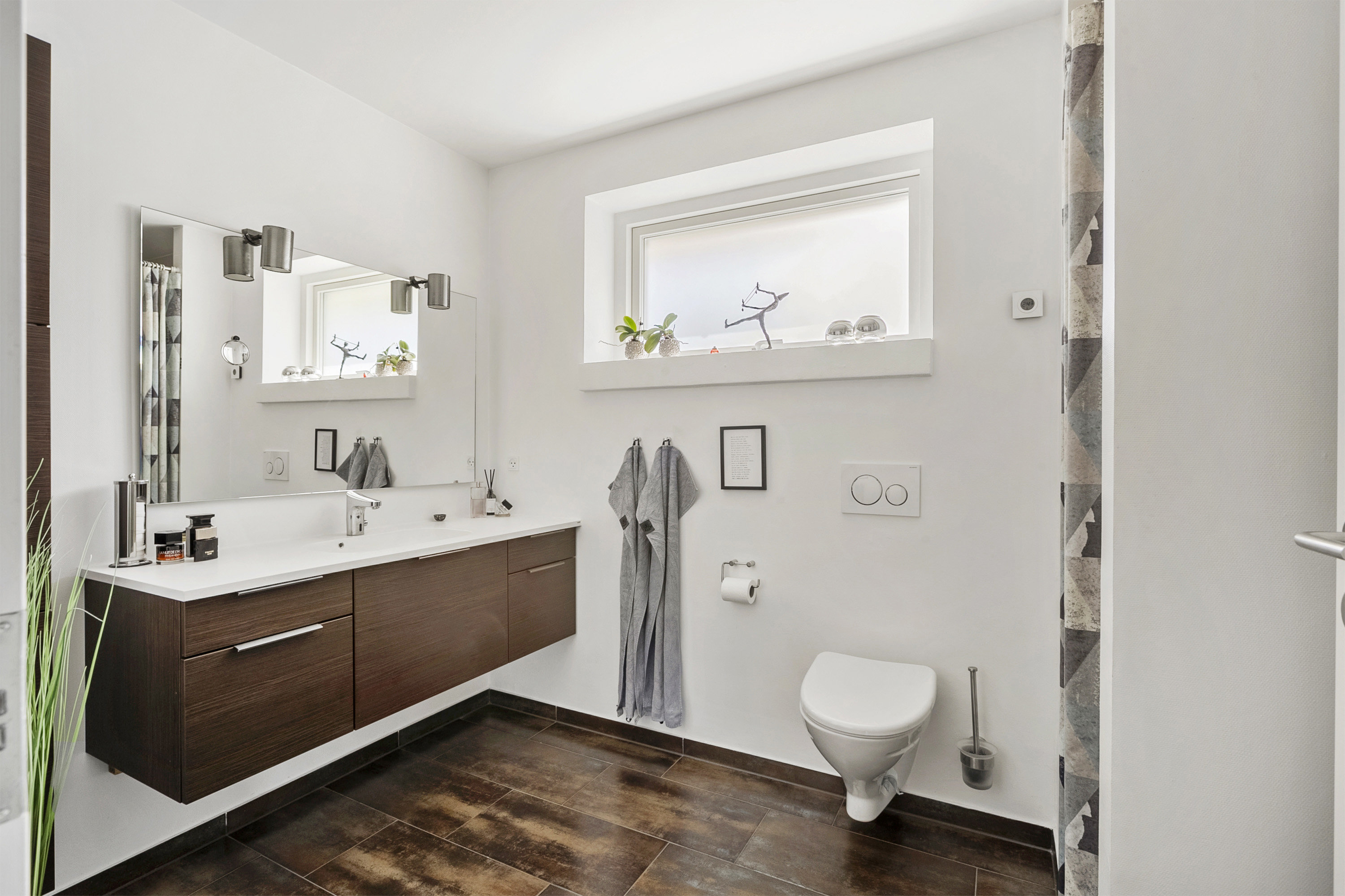 Fremhævet badeværelse billede i fuldskærmstilstand. Billede af Varnæsvej 64, 6200 Aabenraa