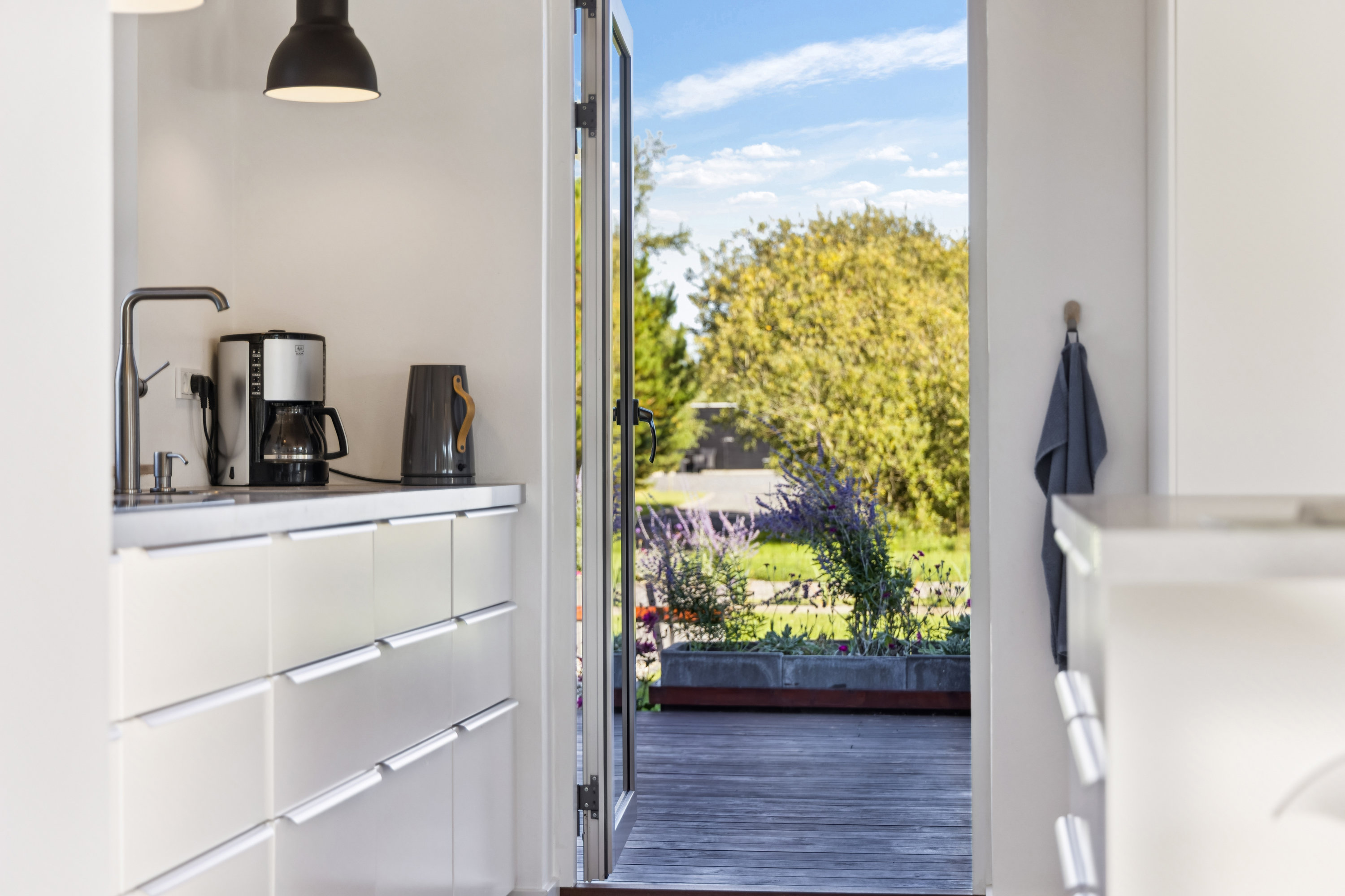 Fremhævet køkken billede i fuldskærmstilstand. Billede af Rødkløvervej 17, Hou, 9370 Hals