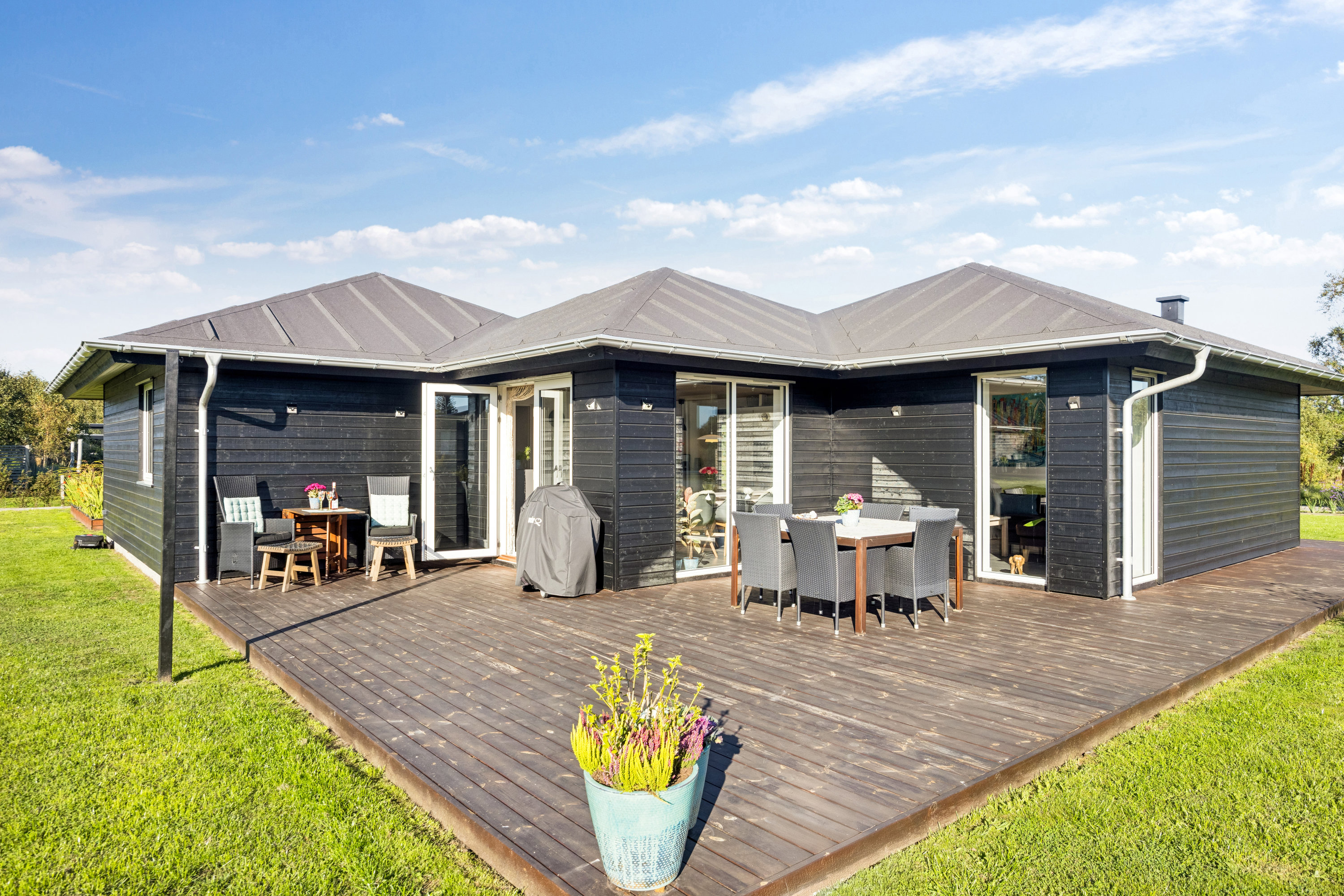 Fremhævet ejendom 1 billede i fuldskærmstilstand. Billede af Rødkløvervej 17, Hou, 9370 Hals