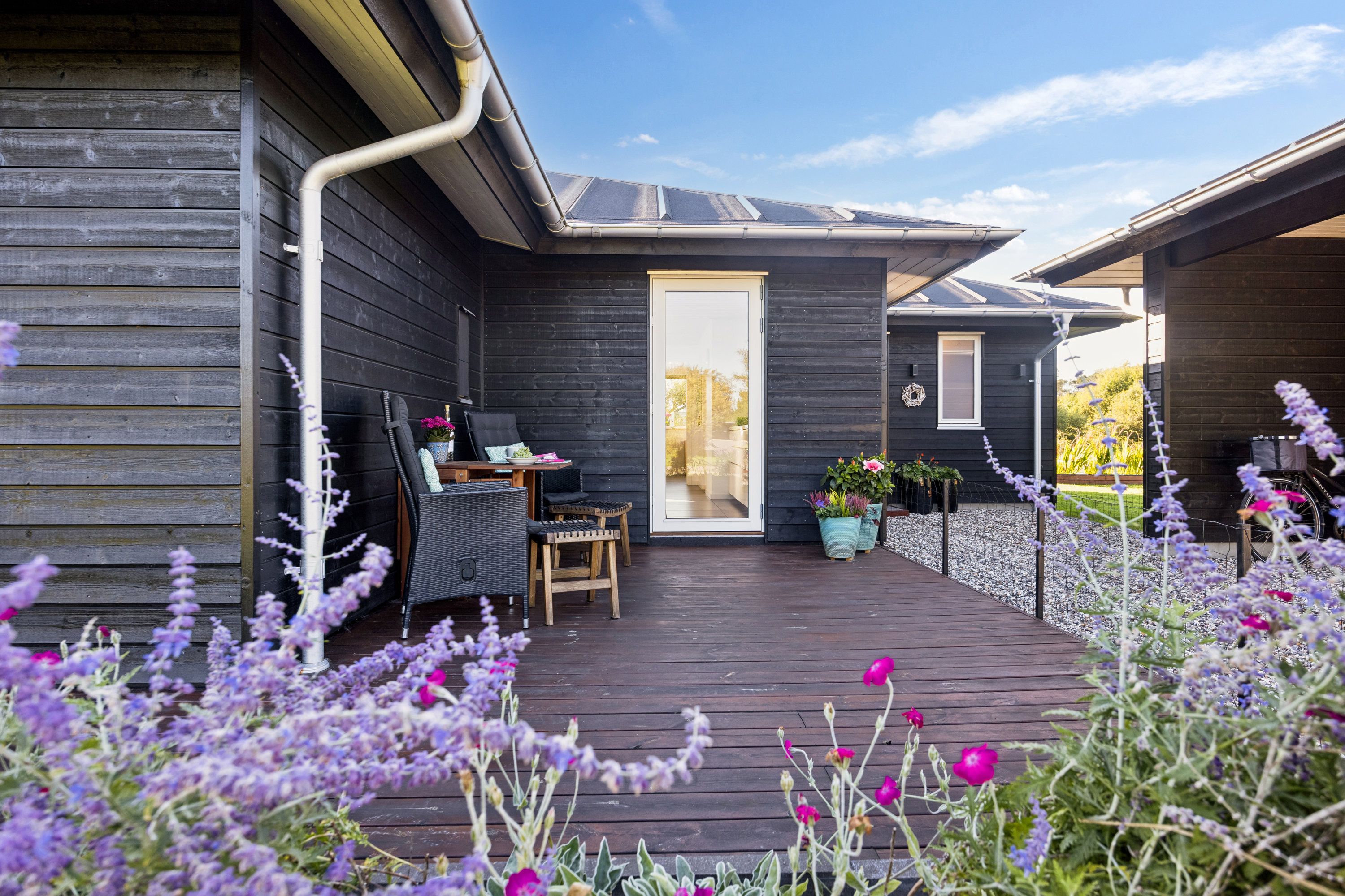 Fremhævet terrasse billede i fuldskærmstilstand. Billede af Rødkløvervej 17, Hou, 9370 Hals