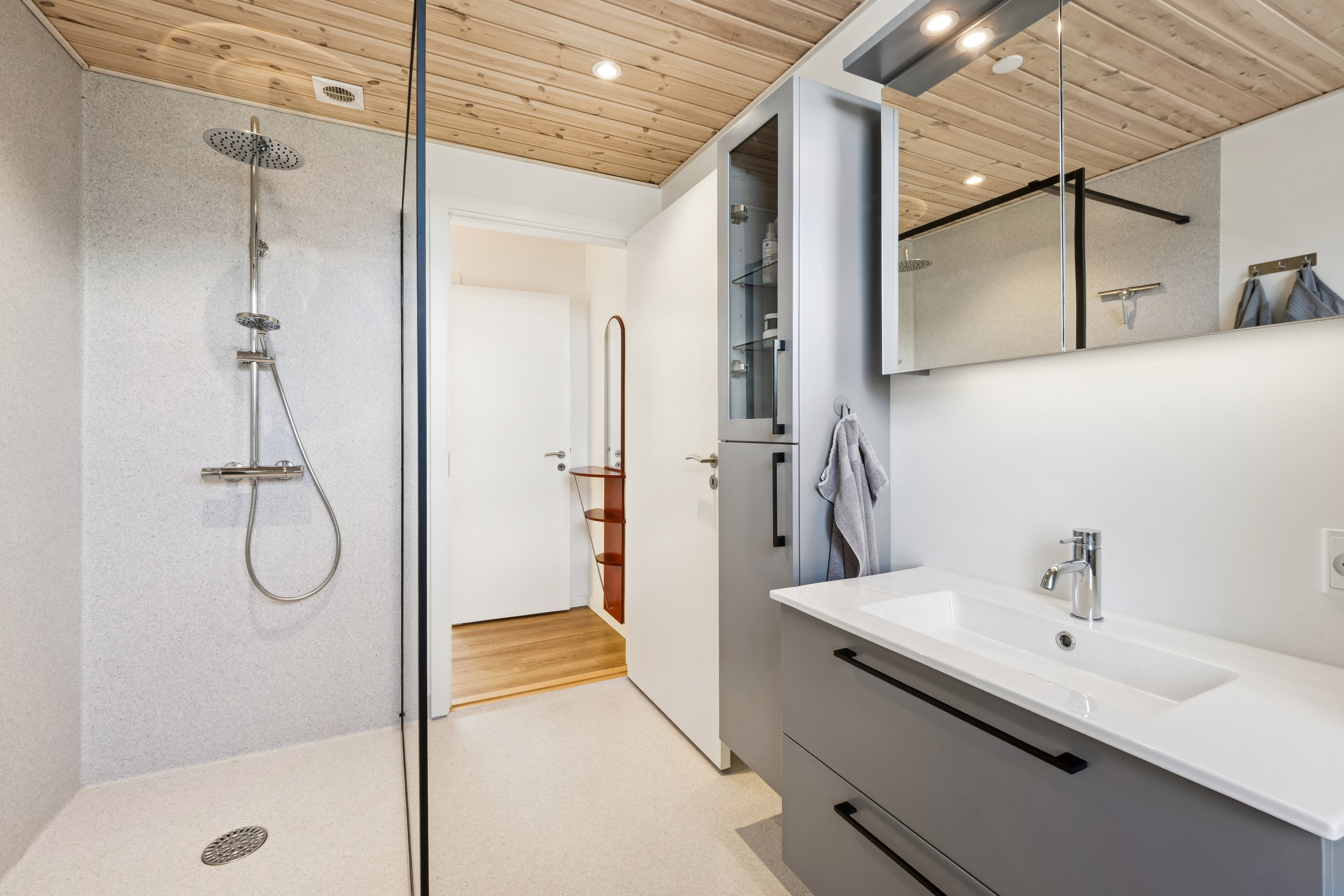 Fremhævet badeværelse 1. sal billede i fuldskærmstilstand. Billede af Klingenbergsgade 12, 7900 Nykøbing M