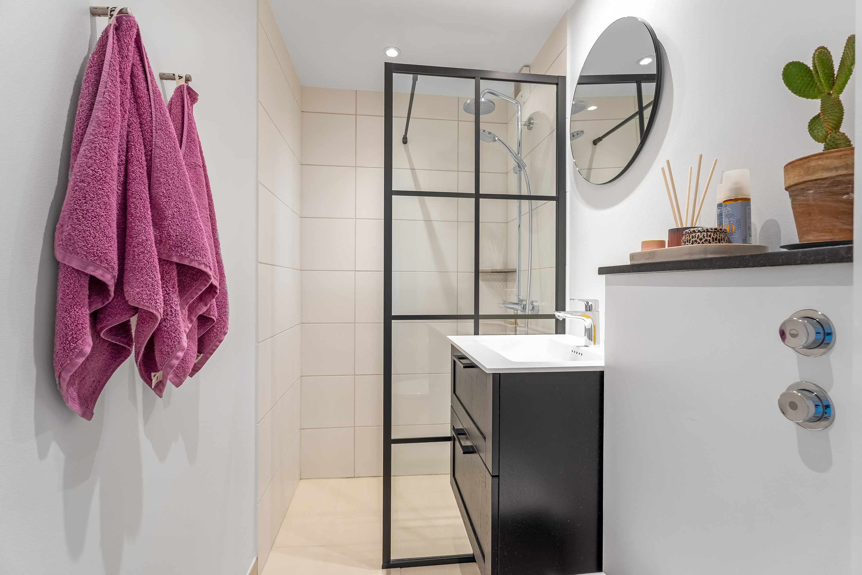 Fremhævet badeværelse billede i fuldskærmstilstand. Billede af Bispevænget 18, 4930 Maribo