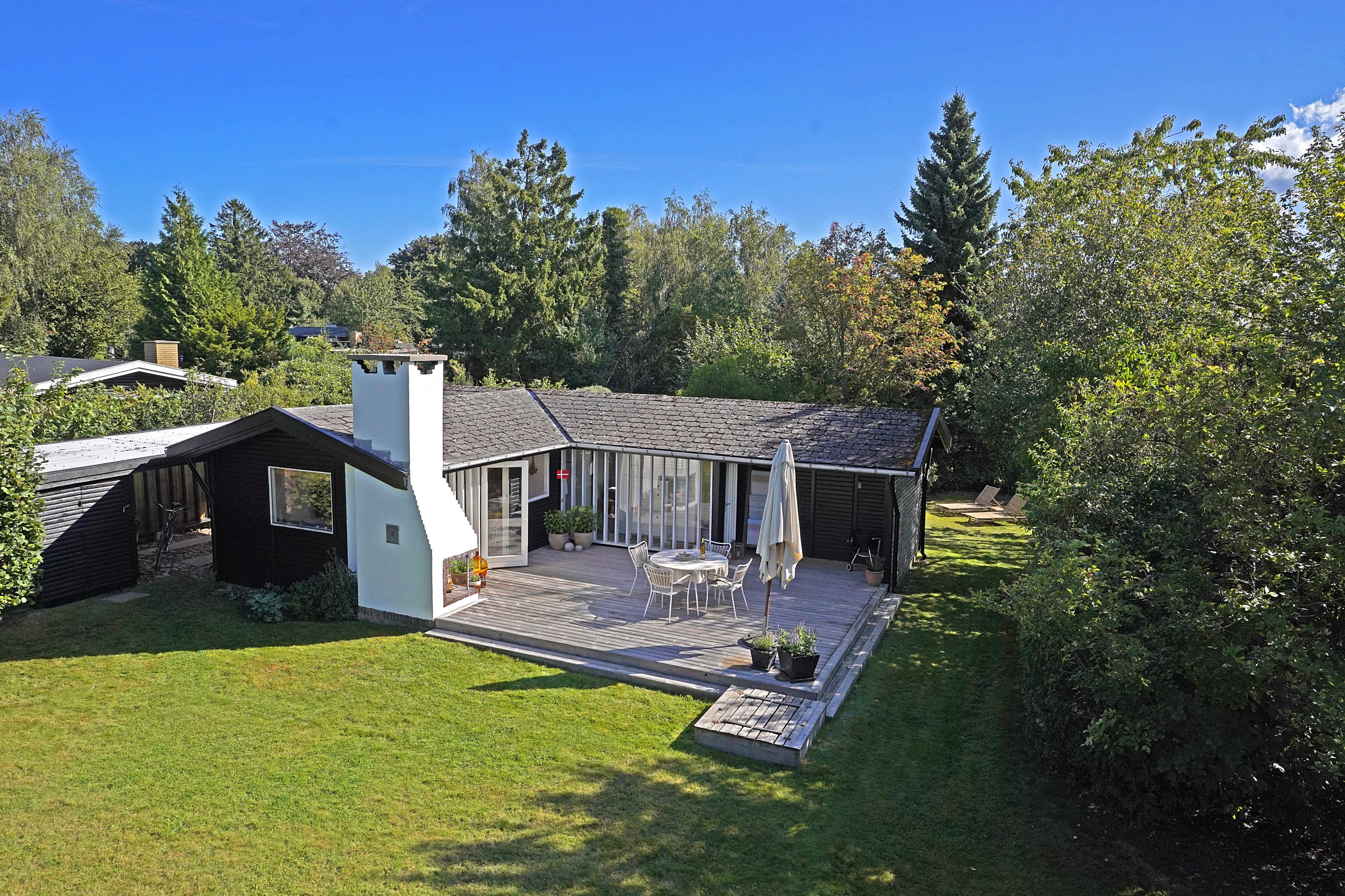 Miniaturebillede 1: ejendommen. Billede af Uglevej 3, 3120 Dronningmølle