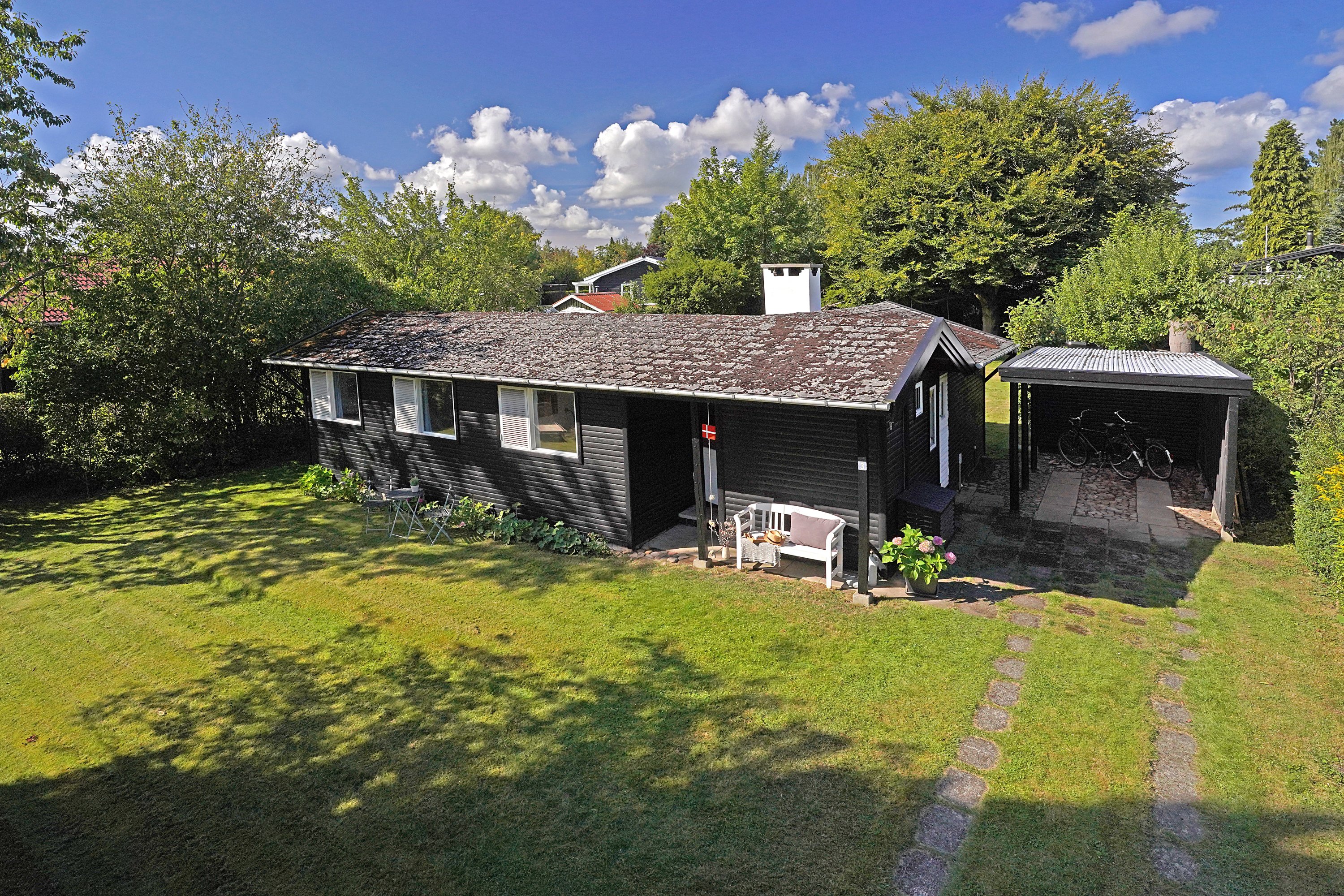 Fremhævet ejendommen billede i fuldskærmstilstand. Billede af Uglevej 3, 3120 Dronningmølle