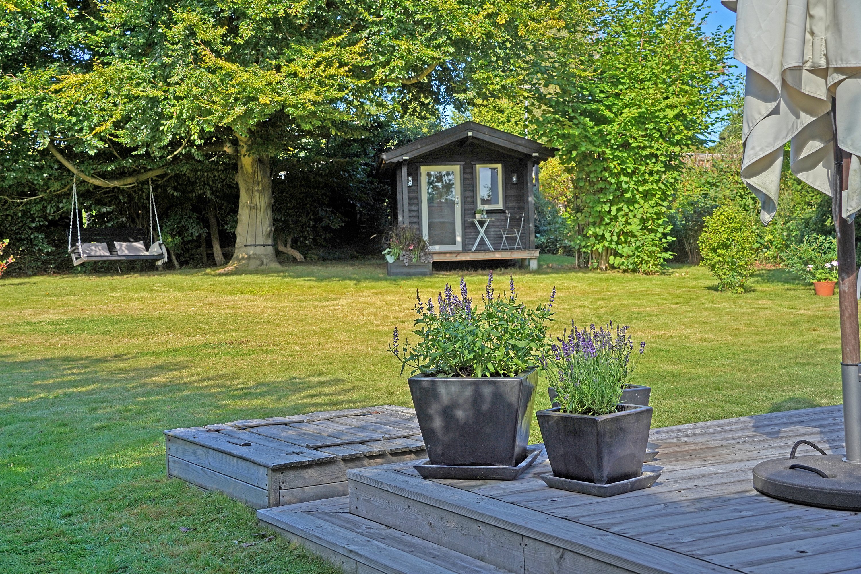 Fremhævet gårdmiljø billede i fuldskærmstilstand. Billede af Uglevej 3, 3120 Dronningmølle