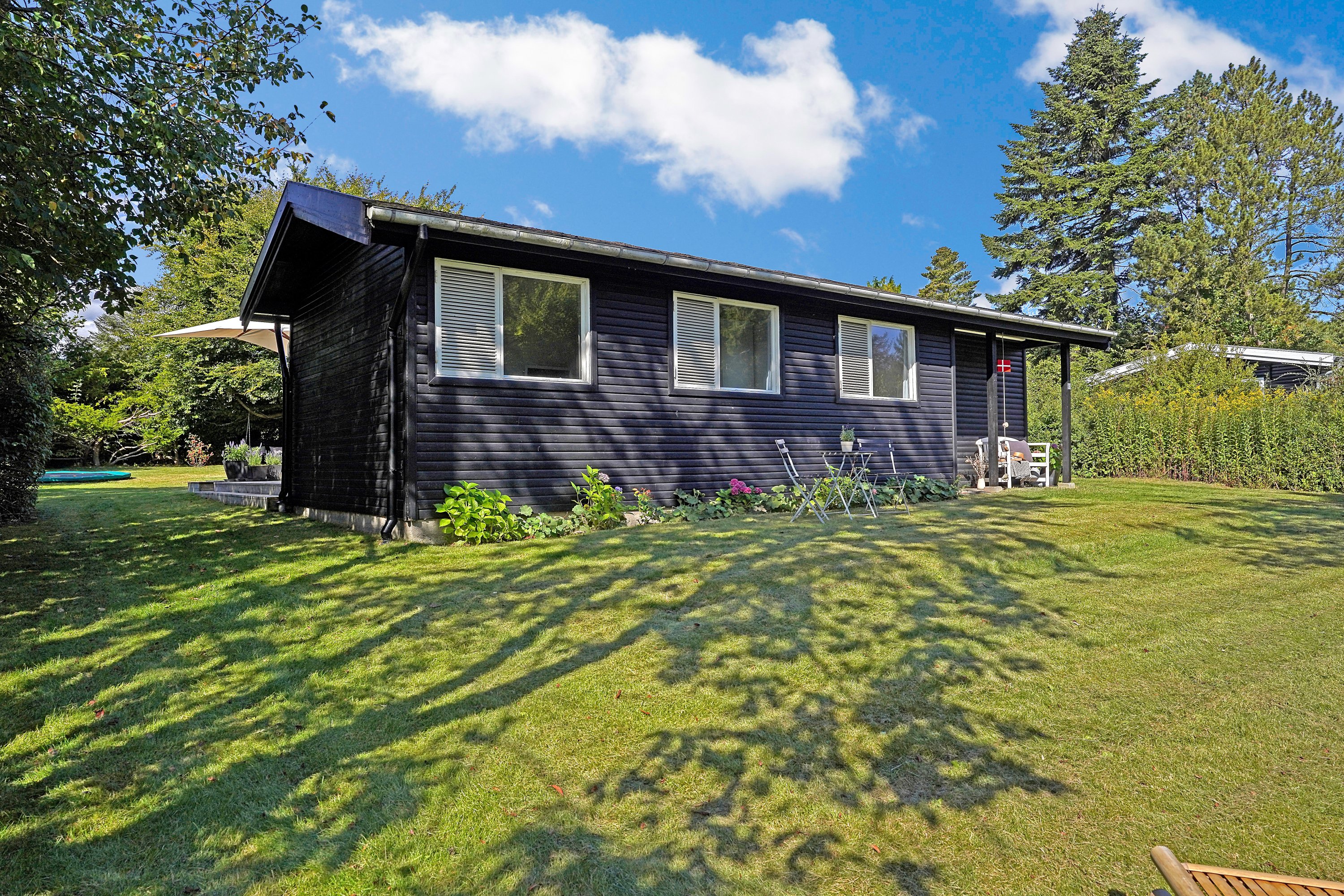 Fremhævet ejendommen billede i fuldskærmstilstand. Billede af Uglevej 3, 3120 Dronningmølle