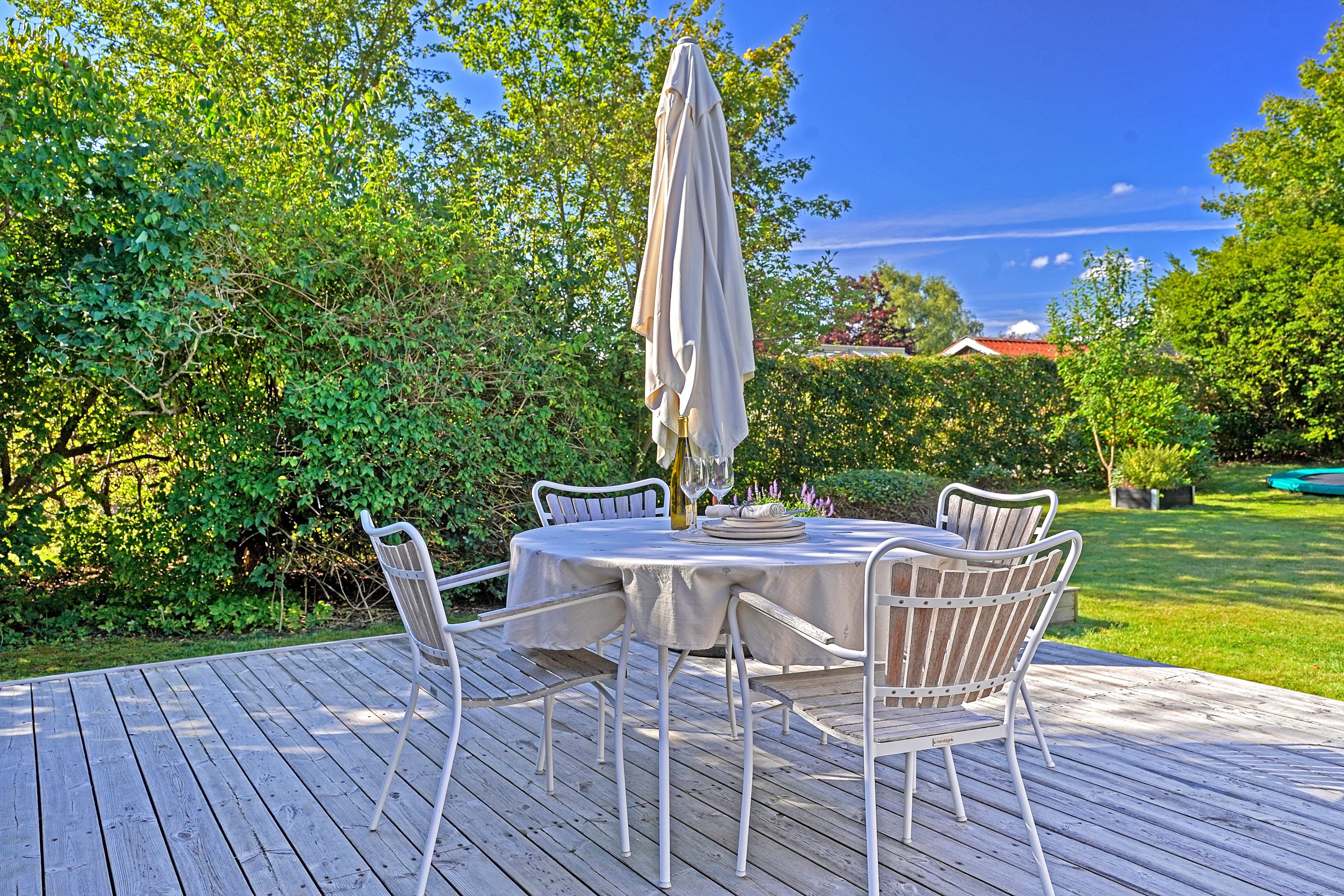 Fremhævet terrasse billede i fuldskærmstilstand. Billede af Uglevej 3, 3120 Dronningmølle