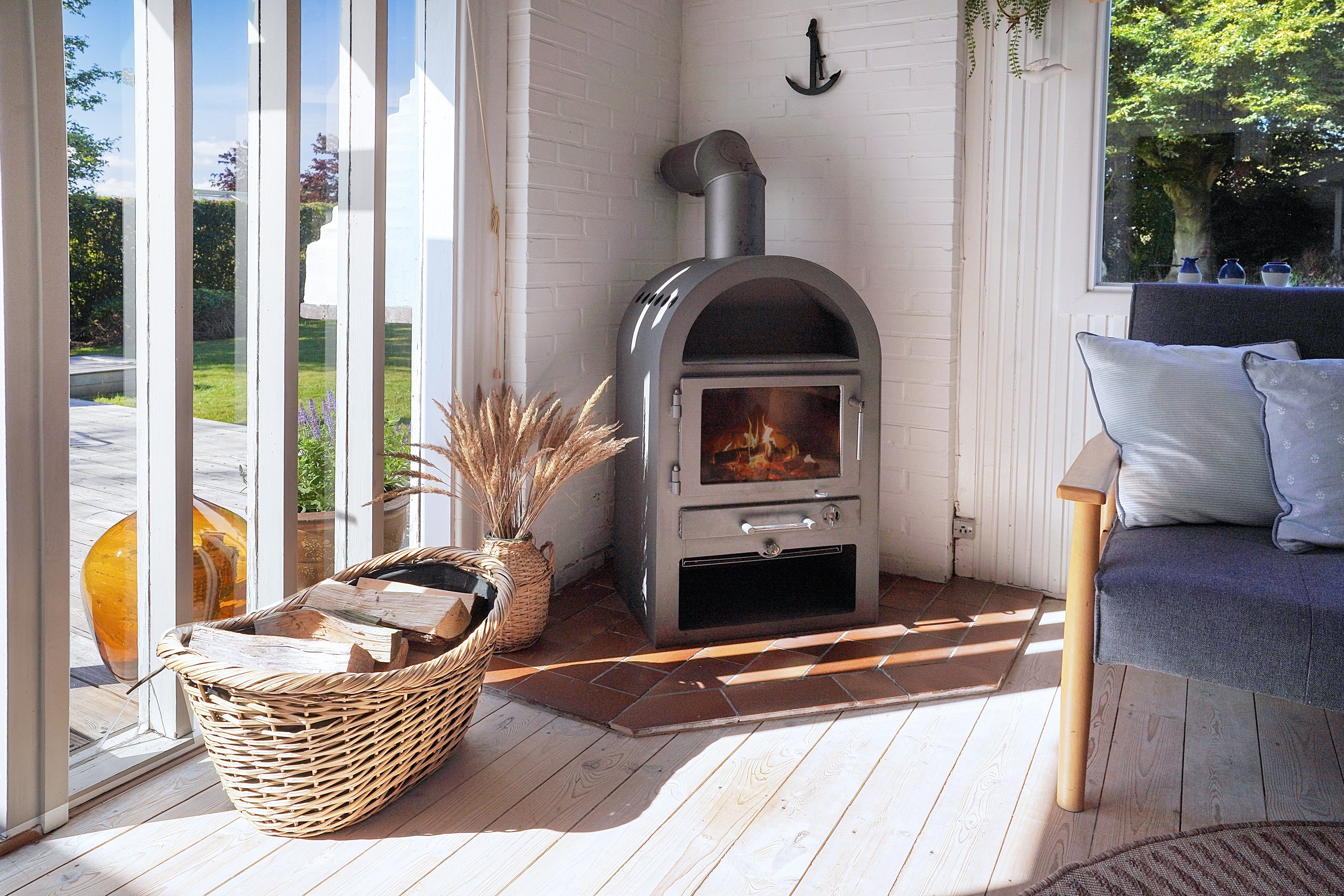 Fremhævet stue billede i fuldskærmstilstand. Billede af Uglevej 3, 3120 Dronningmølle