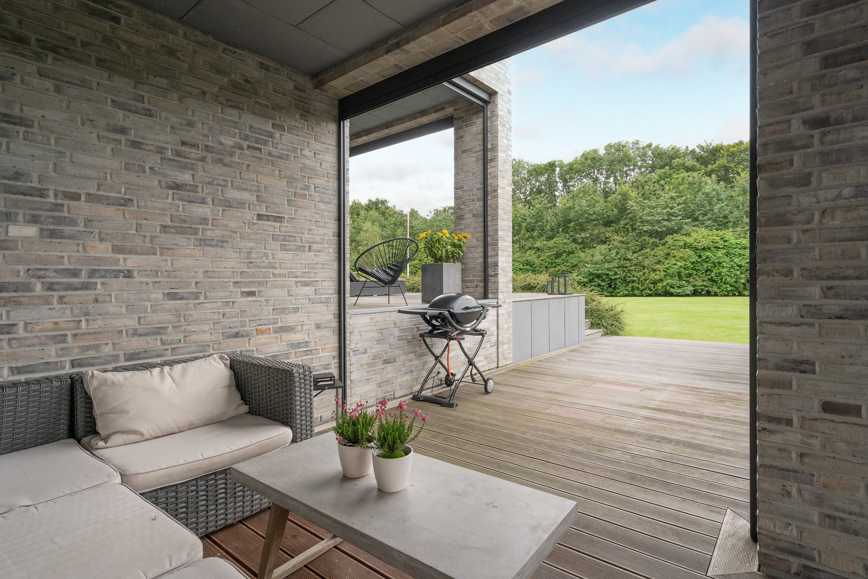 Fremhævet overdækket terrasse billede i fuldskærmstilstand. Billede af Bjerget 25, 6800 Varde