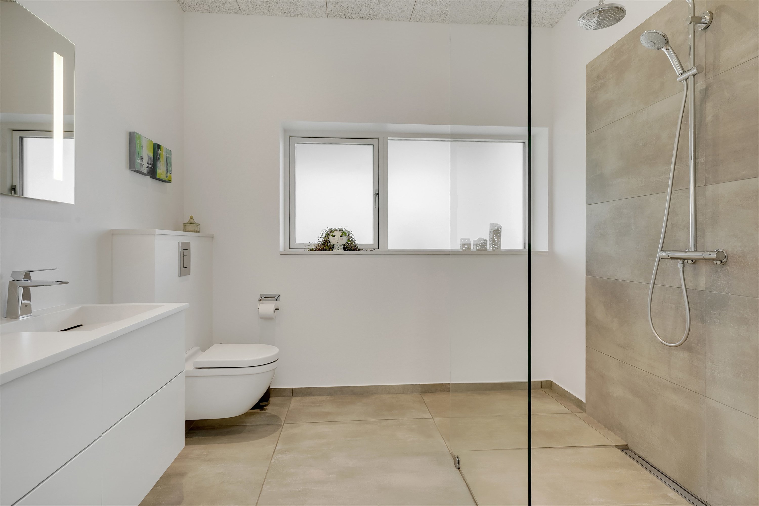 Fremhævet badeværelse billede i fuldskærmstilstand. Billede af Bjerget 25, 6800 Varde