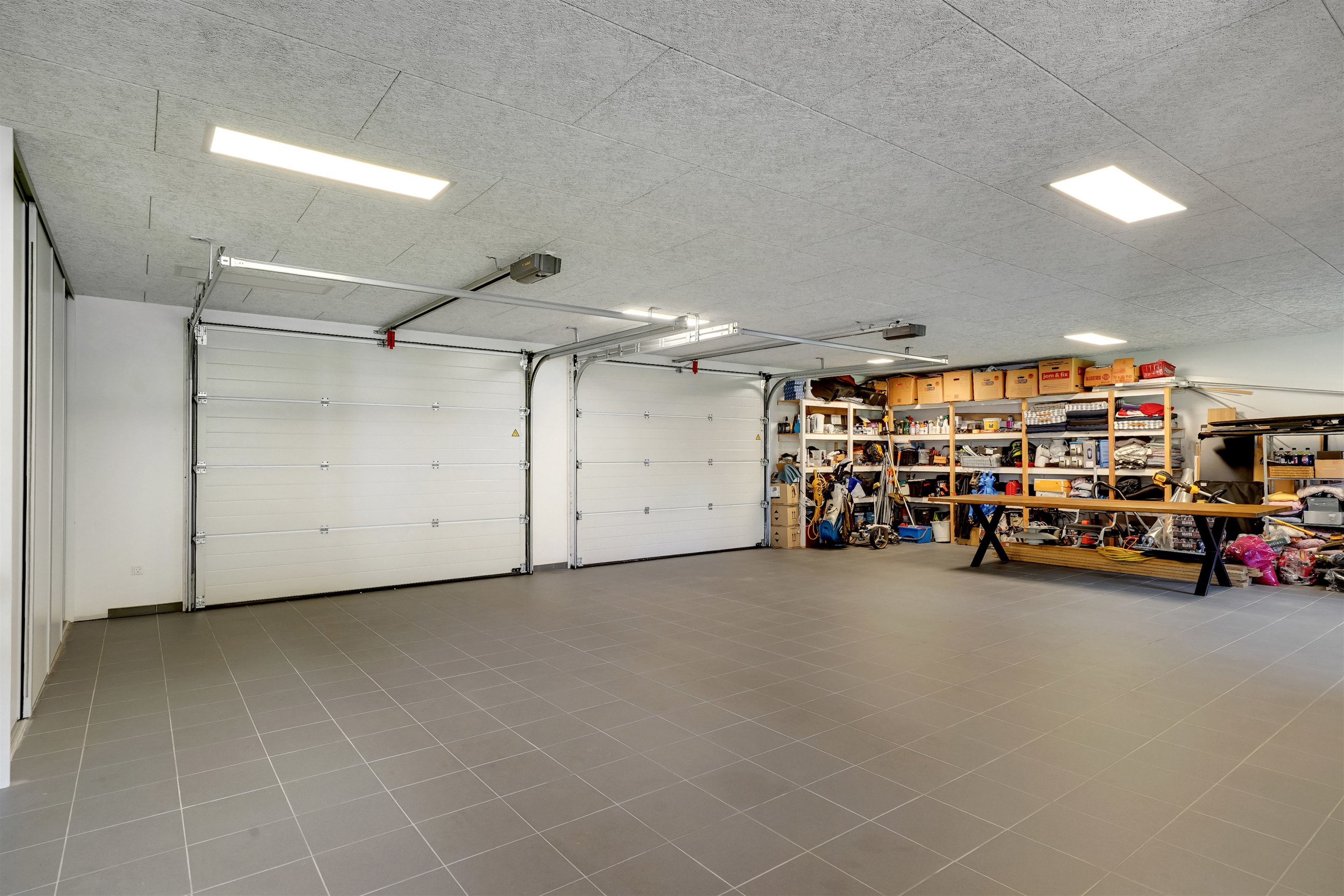 Fremhævet garage billede i fuldskærmstilstand. Billede af Bjerget 25, 6800 Varde