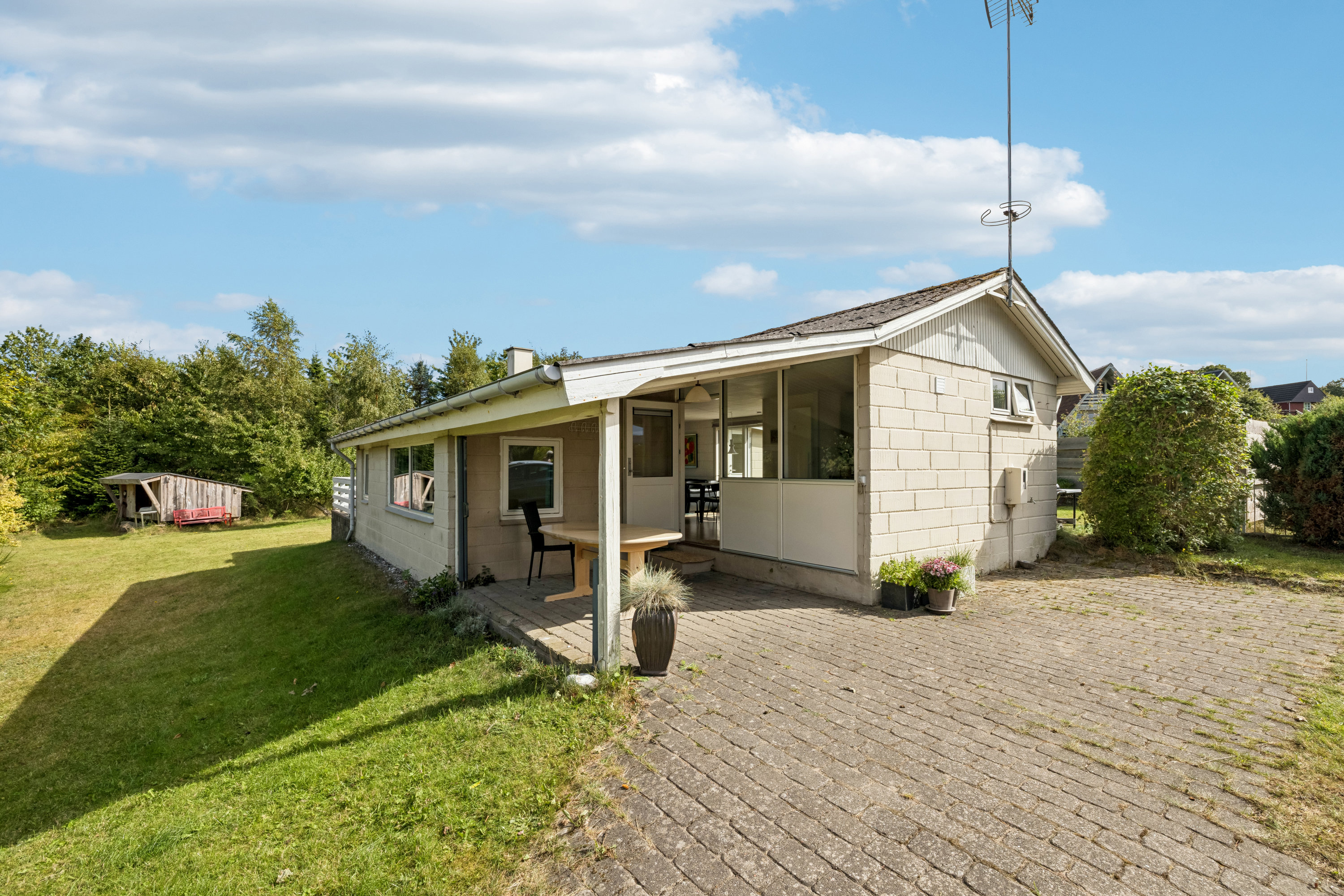 Fremhævet ejendommen billede i fuldskærmstilstand. Billede af Egholmvej 11, Bønnerup Strand, 8585 Glesborg