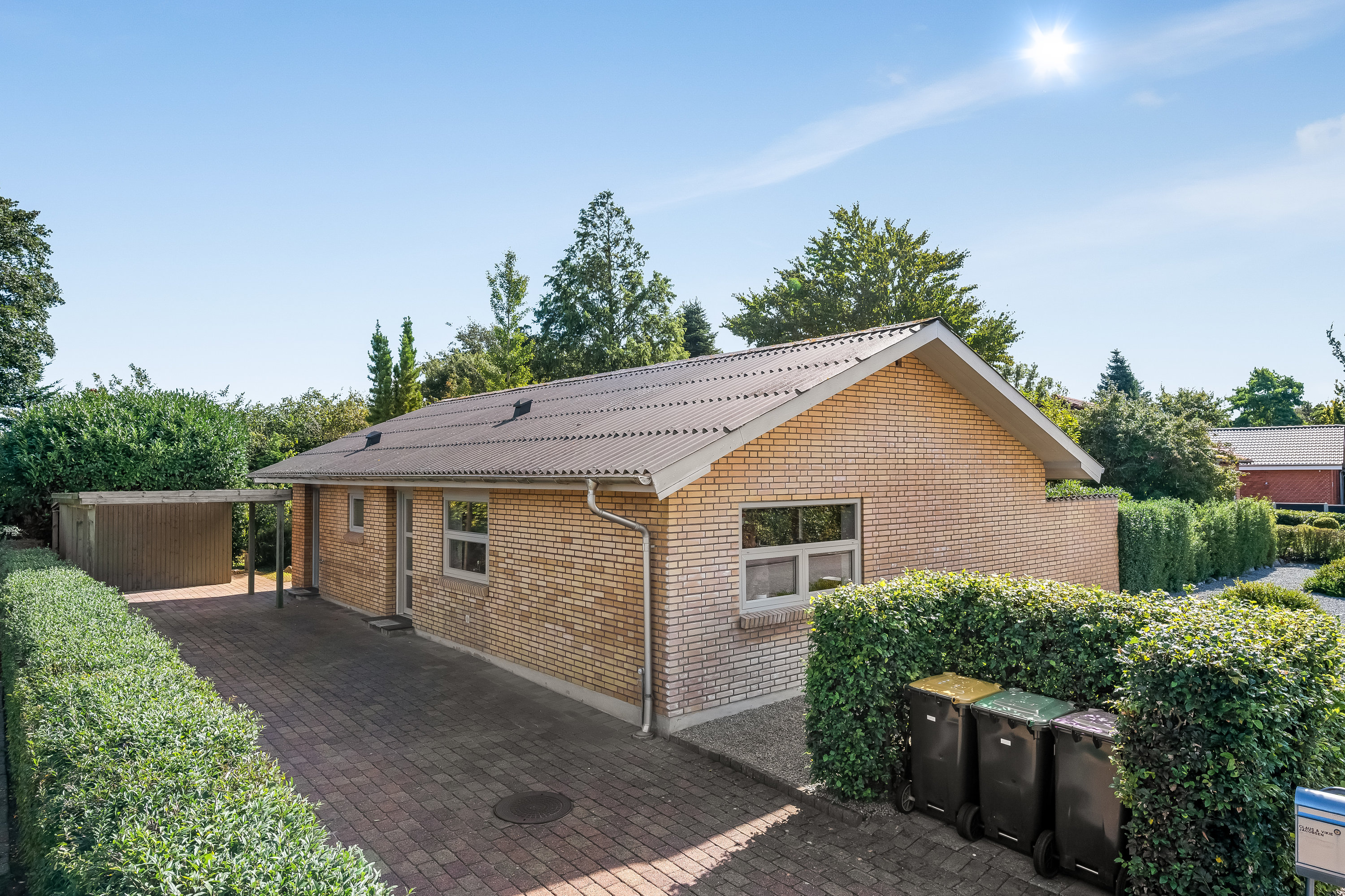 Fremhævet facade billede i fuldskærmstilstand. Billede af Engvej 6, 6240 Løgumkloster