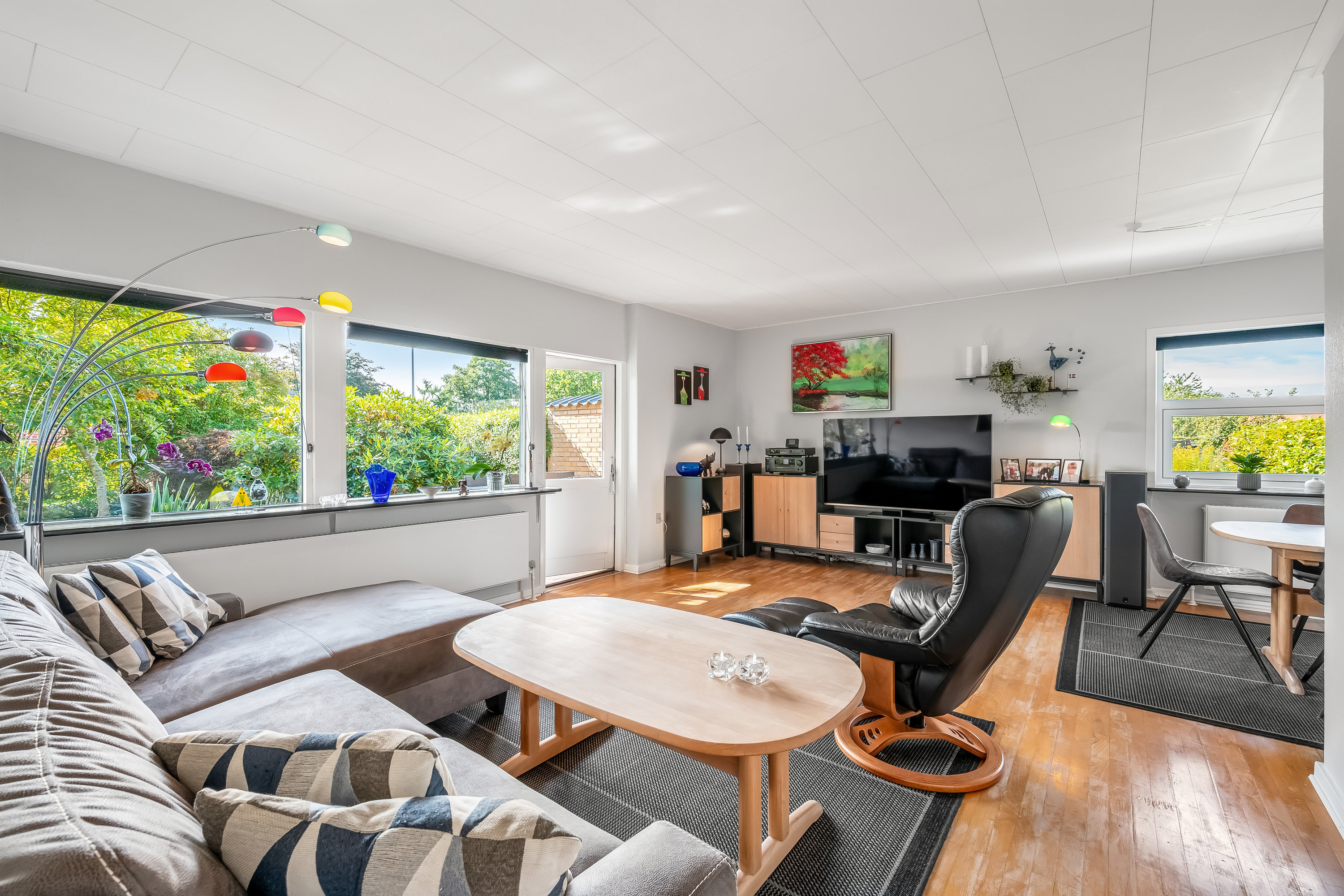 Fremhævet stue billede i fuldskærmstilstand. Billede af Engvej 6, 6240 Løgumkloster