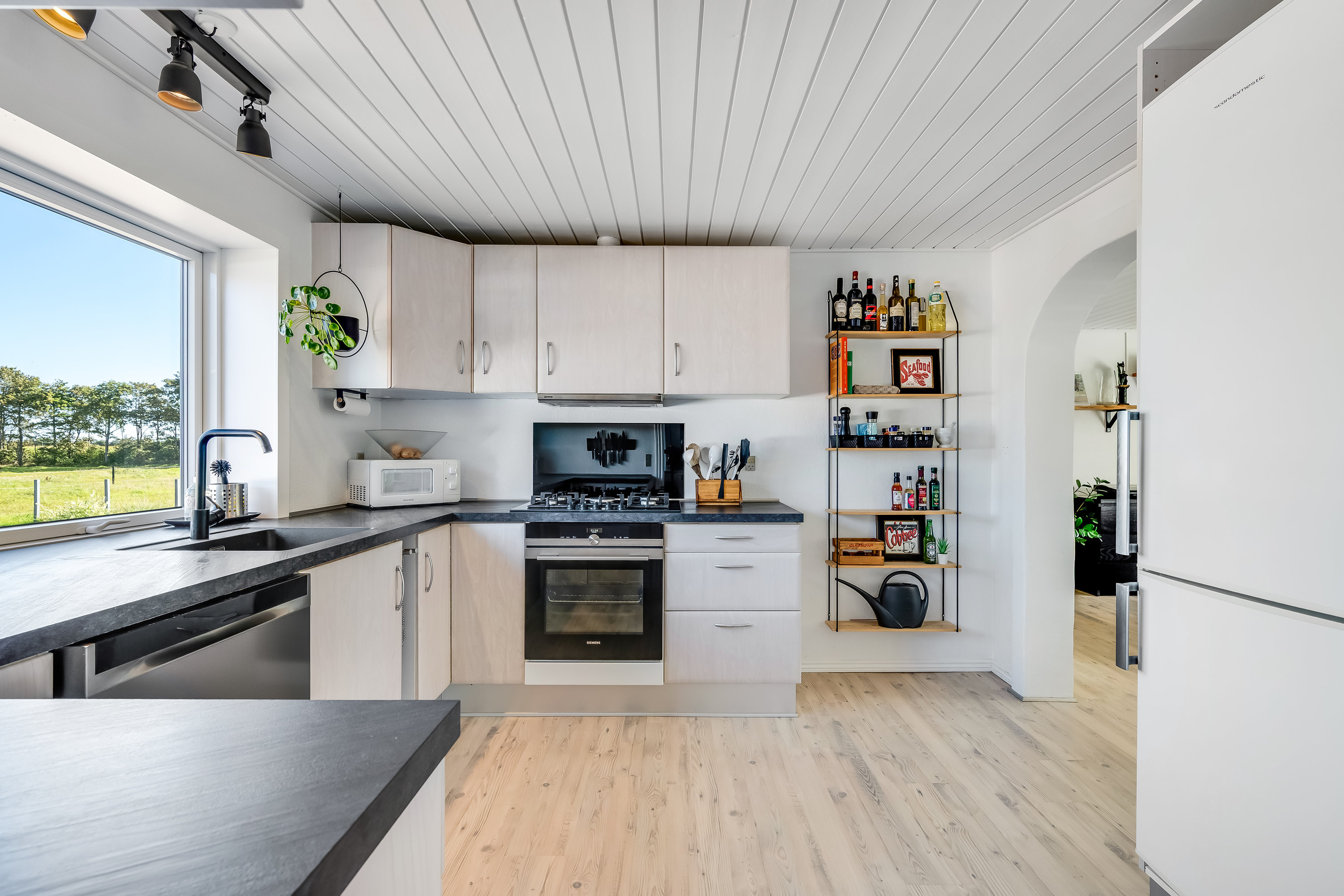 Fremhævet køkken billede i fuldskærmstilstand. Billede af Søgårdsvej 18, Søgård, 6240 Løgumkloster