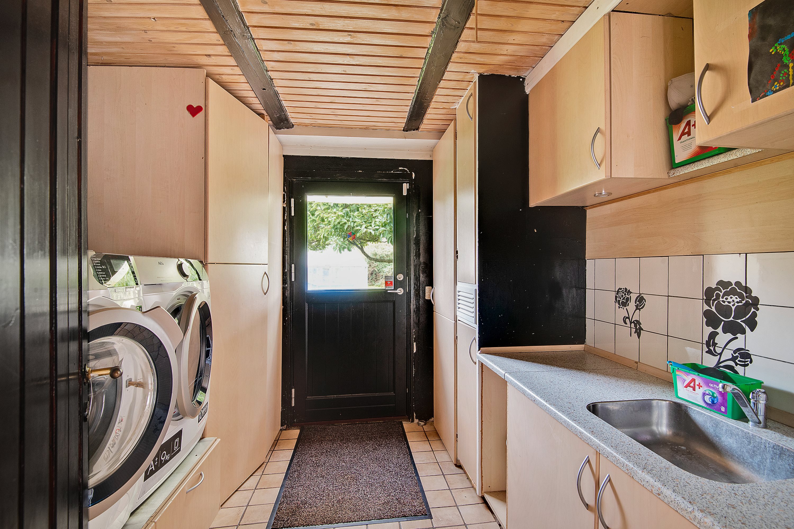 Fremhævet køkken billede i fuldskærmstilstand. Billede af Thinggyden 28, 5631 Ebberup