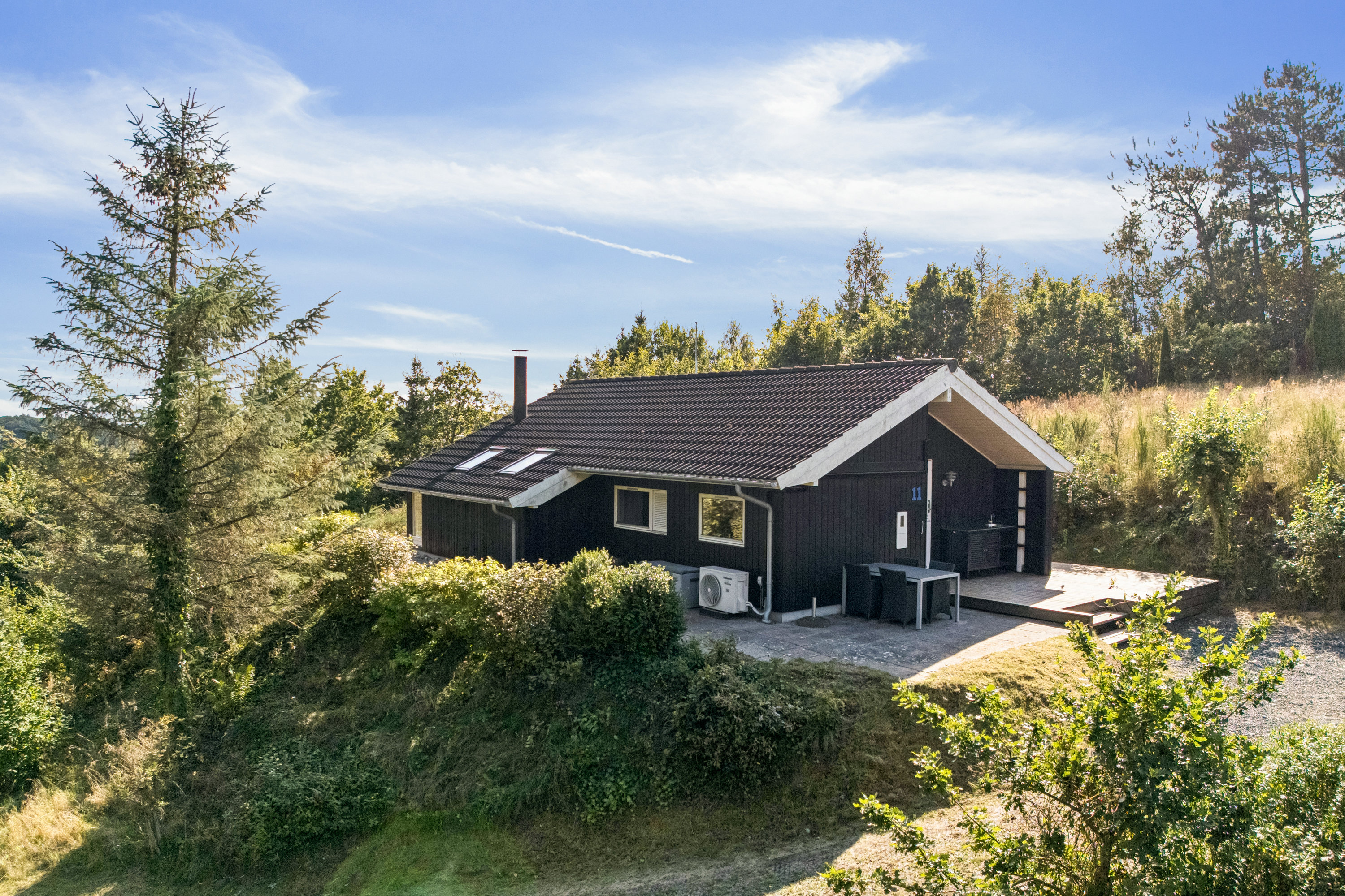 Fremhævet ejendom 1 billede i fuldskærmstilstand. Billede af Pindvej 11, Femmøller Bakker, 8400 Ebeltoft